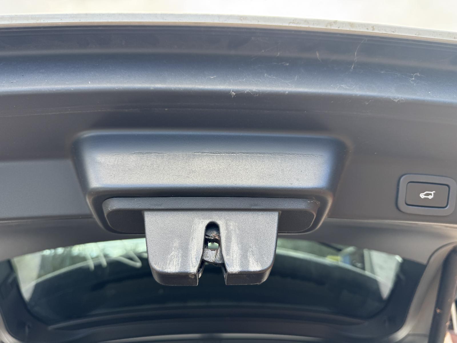 View JAGUAR F PACE 2016 5 Door Station Wagon Breaking