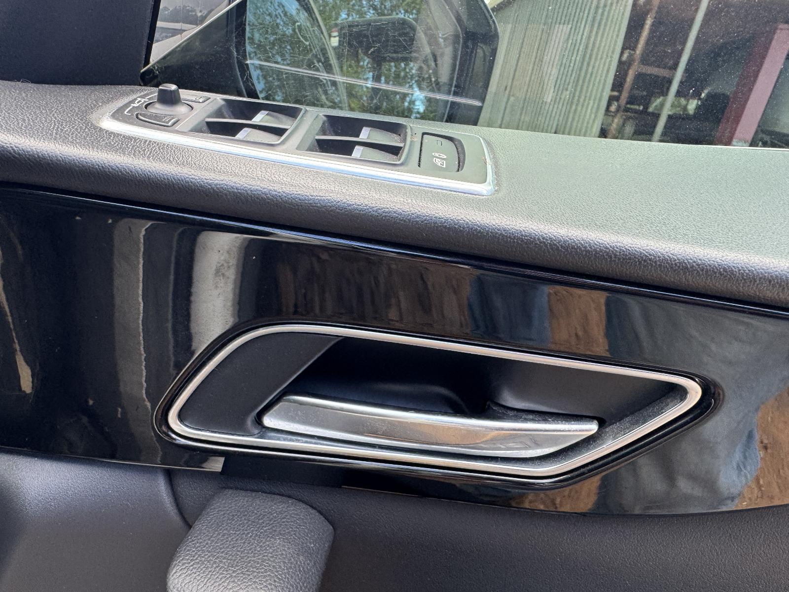 View JAGUAR F PACE 2016 5 Door Station Wagon Breaking