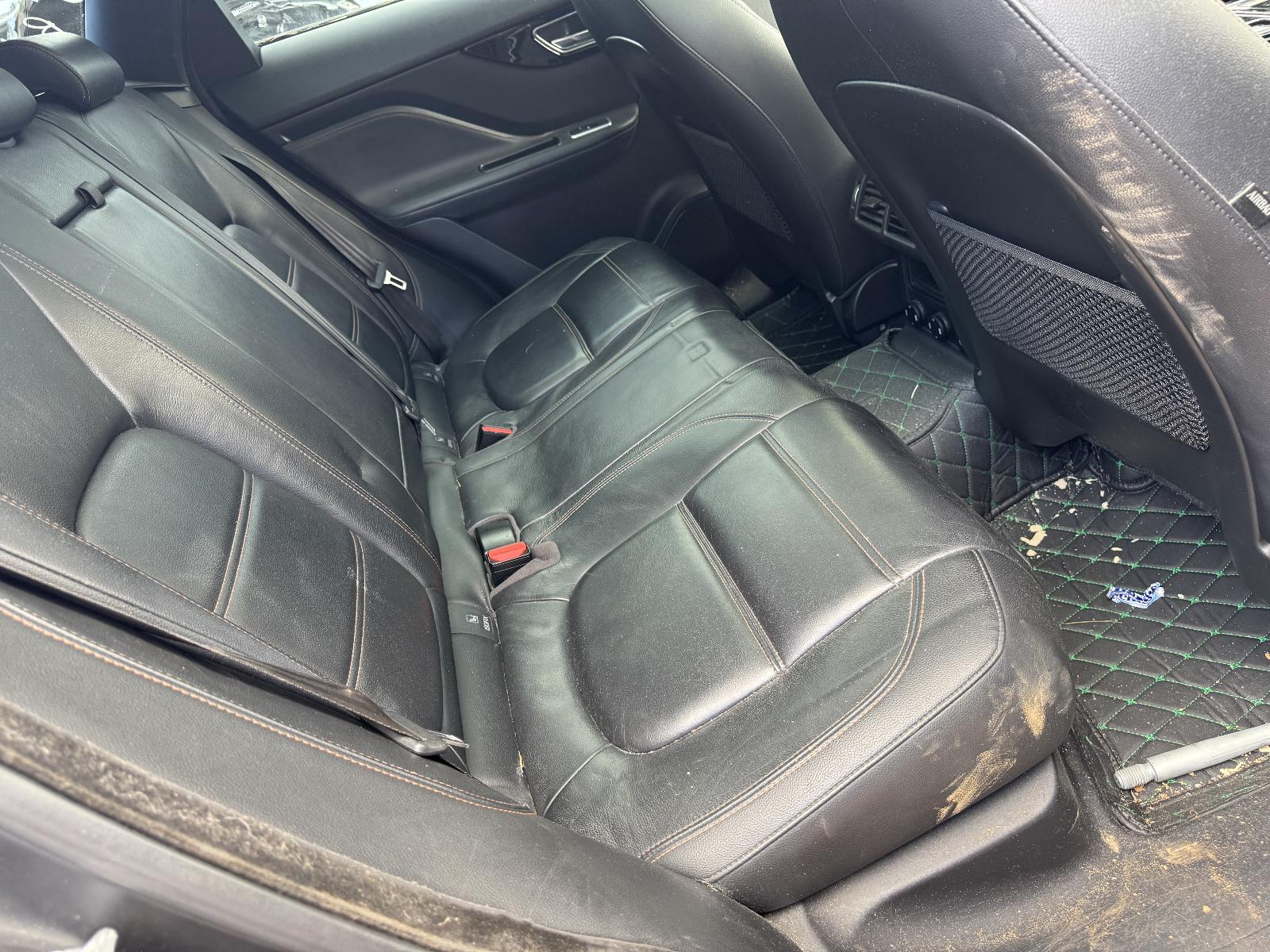 View JAGUAR F PACE 2016 5 Door Station Wagon Breaking