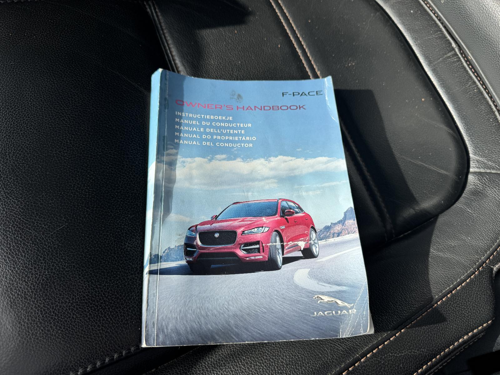 View JAGUAR F PACE 2016 5 Door Station Wagon Breaking