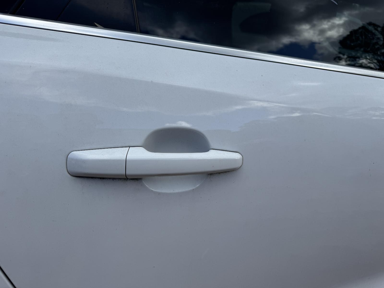 View JAGUAR F PACE 2016 5 Door Station Wagon Breaking