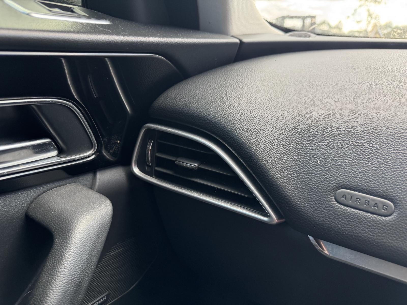 View JAGUAR F PACE 2016 5 Door Station Wagon Breaking