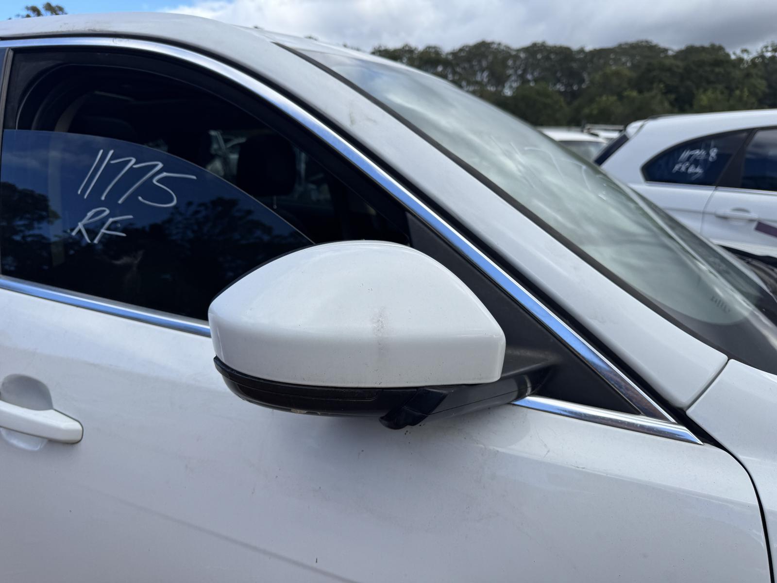 View JAGUAR F PACE 2016 5 Door Station Wagon Breaking