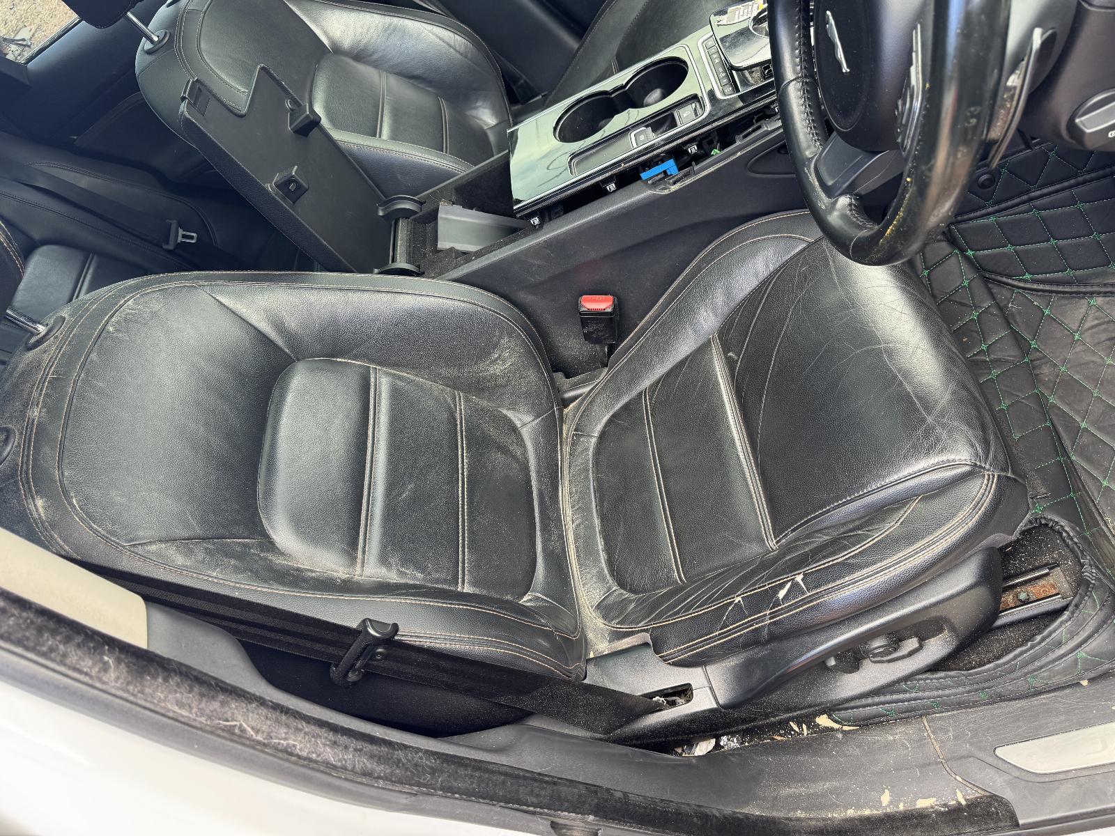 View JAGUAR F PACE 2016 5 Door Station Wagon Breaking