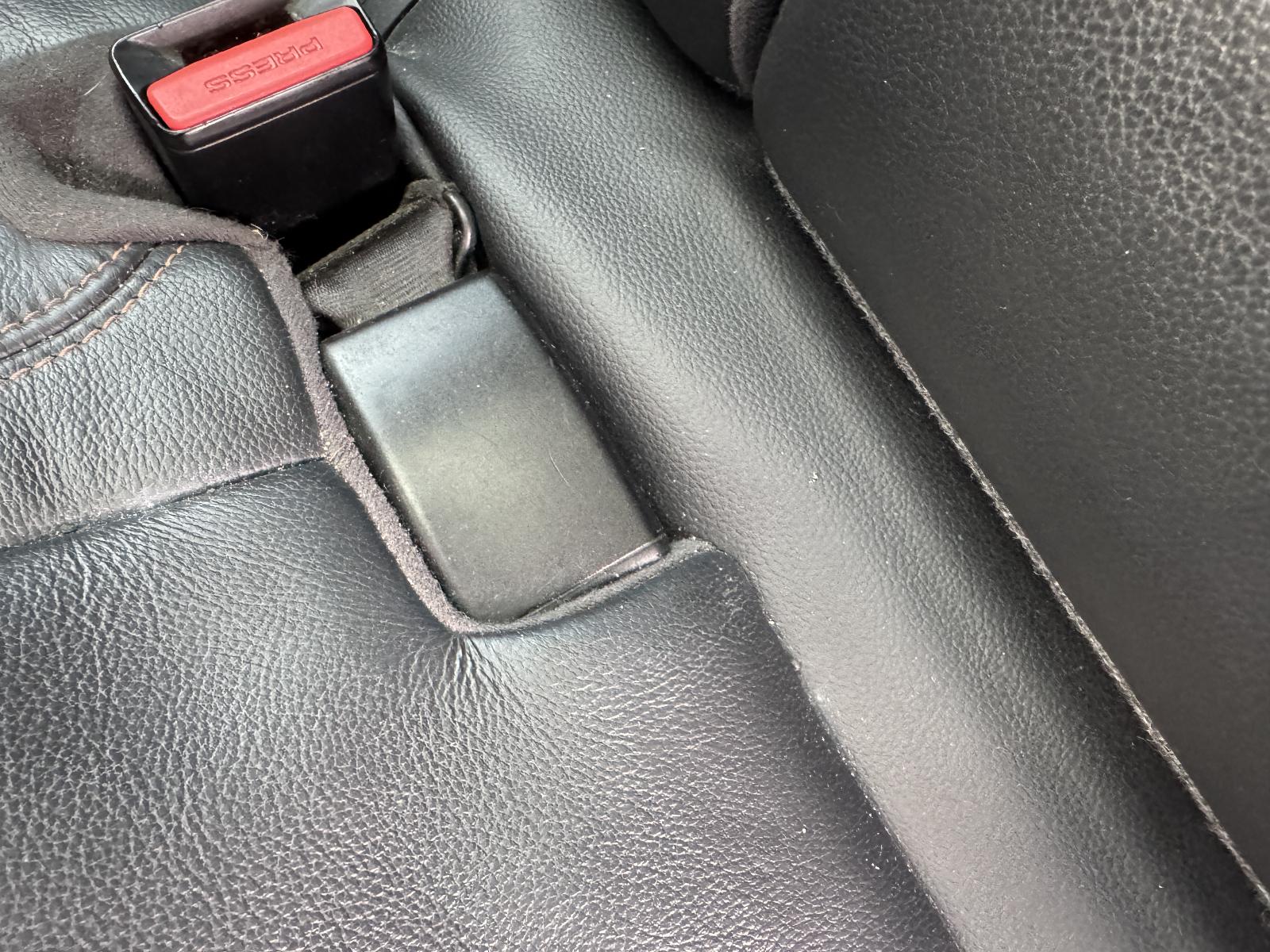 View JAGUAR F PACE 2016 5 Door Station Wagon Breaking