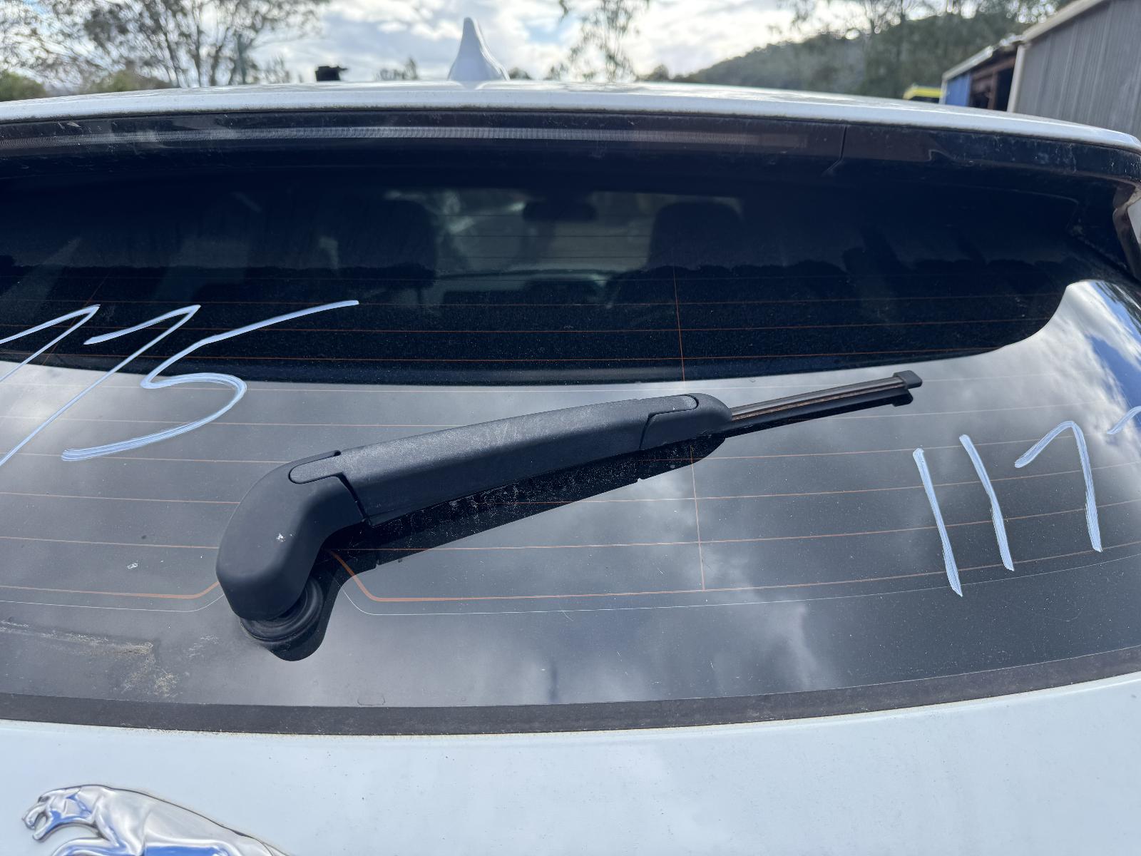 View JAGUAR F PACE 2016 5 Door Station Wagon Breaking