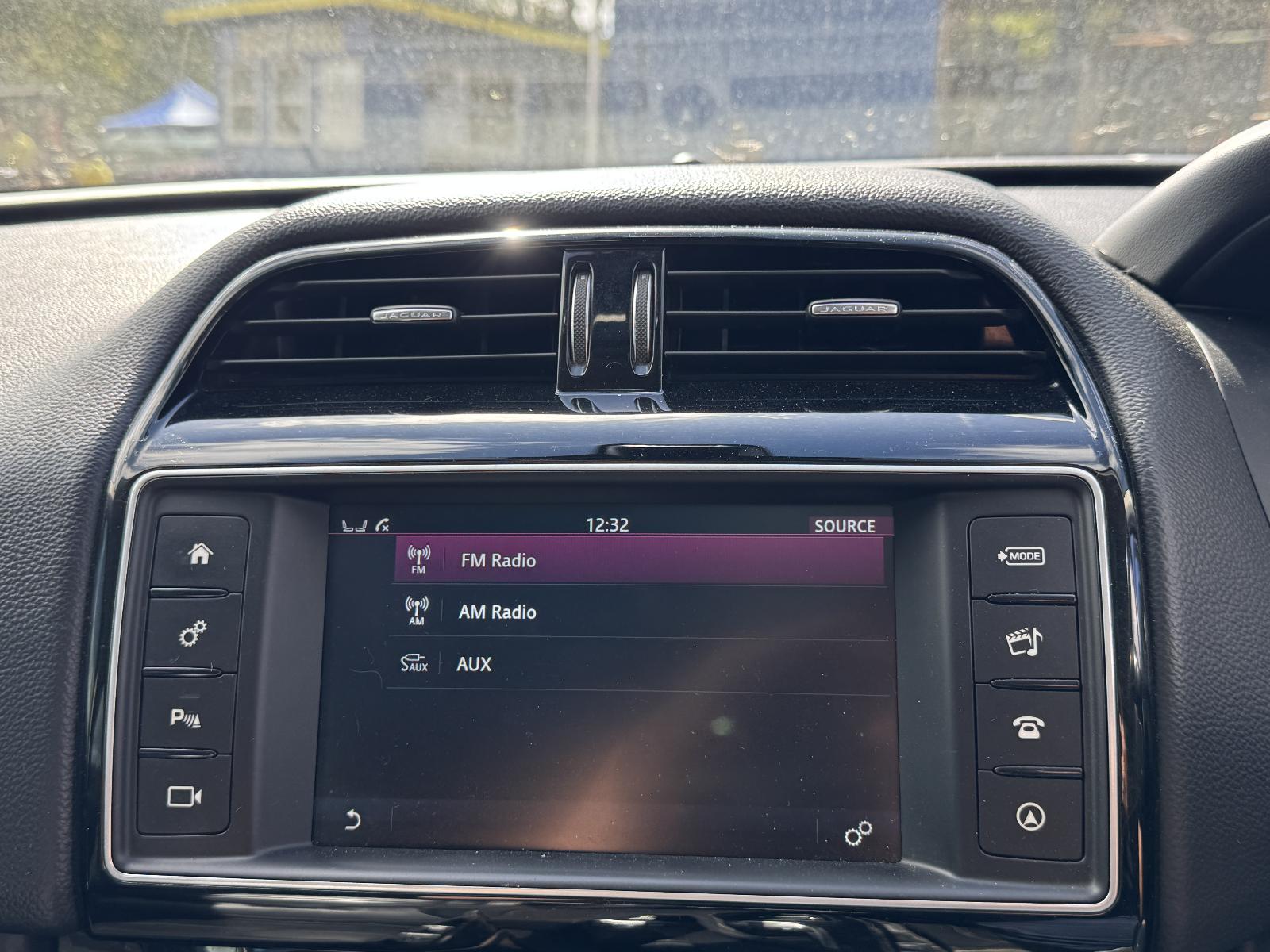 View JAGUAR F PACE 2016 5 Door Station Wagon Breaking
