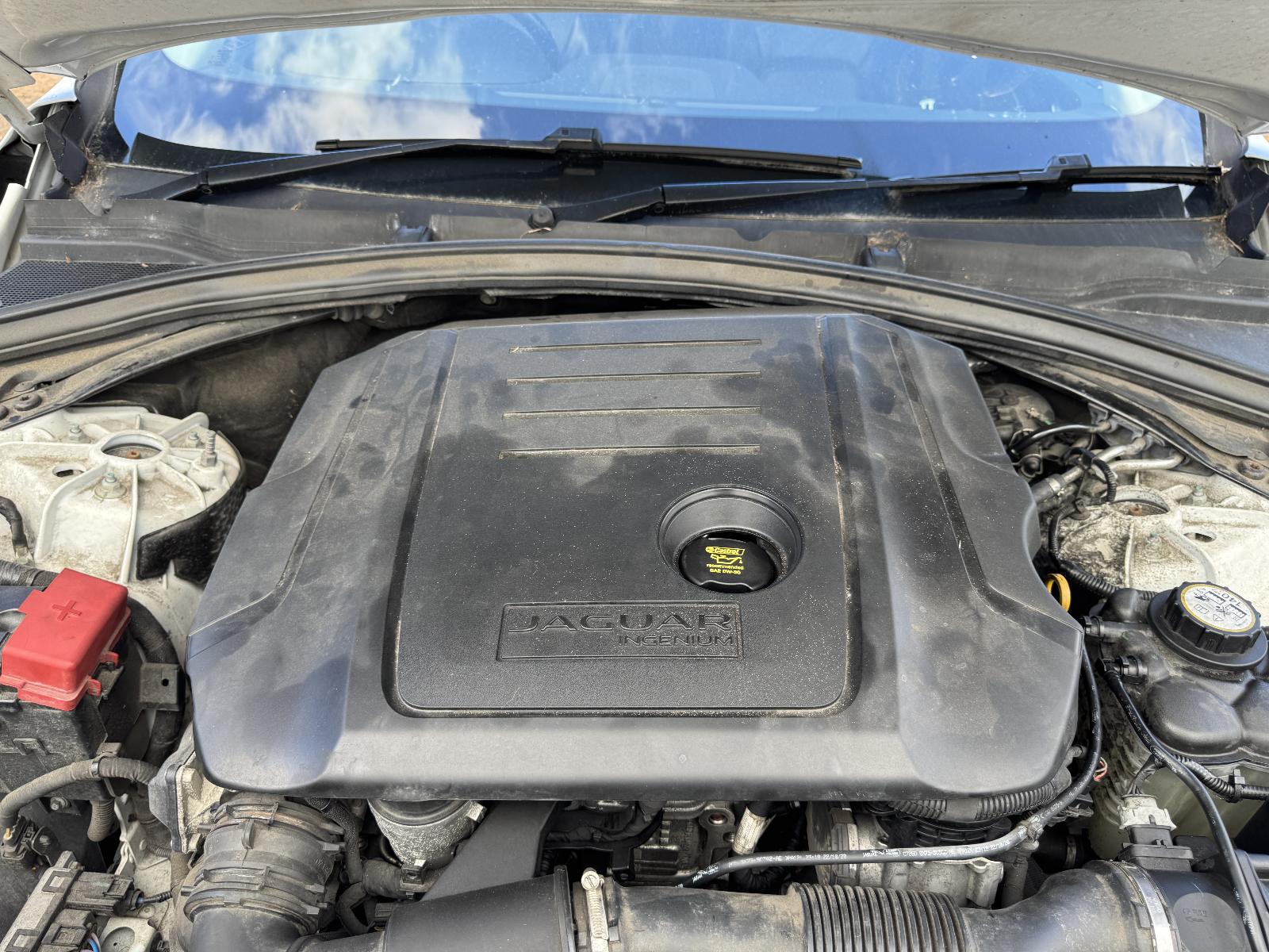 View JAGUAR F PACE 2016 5 Door Station Wagon Breaking