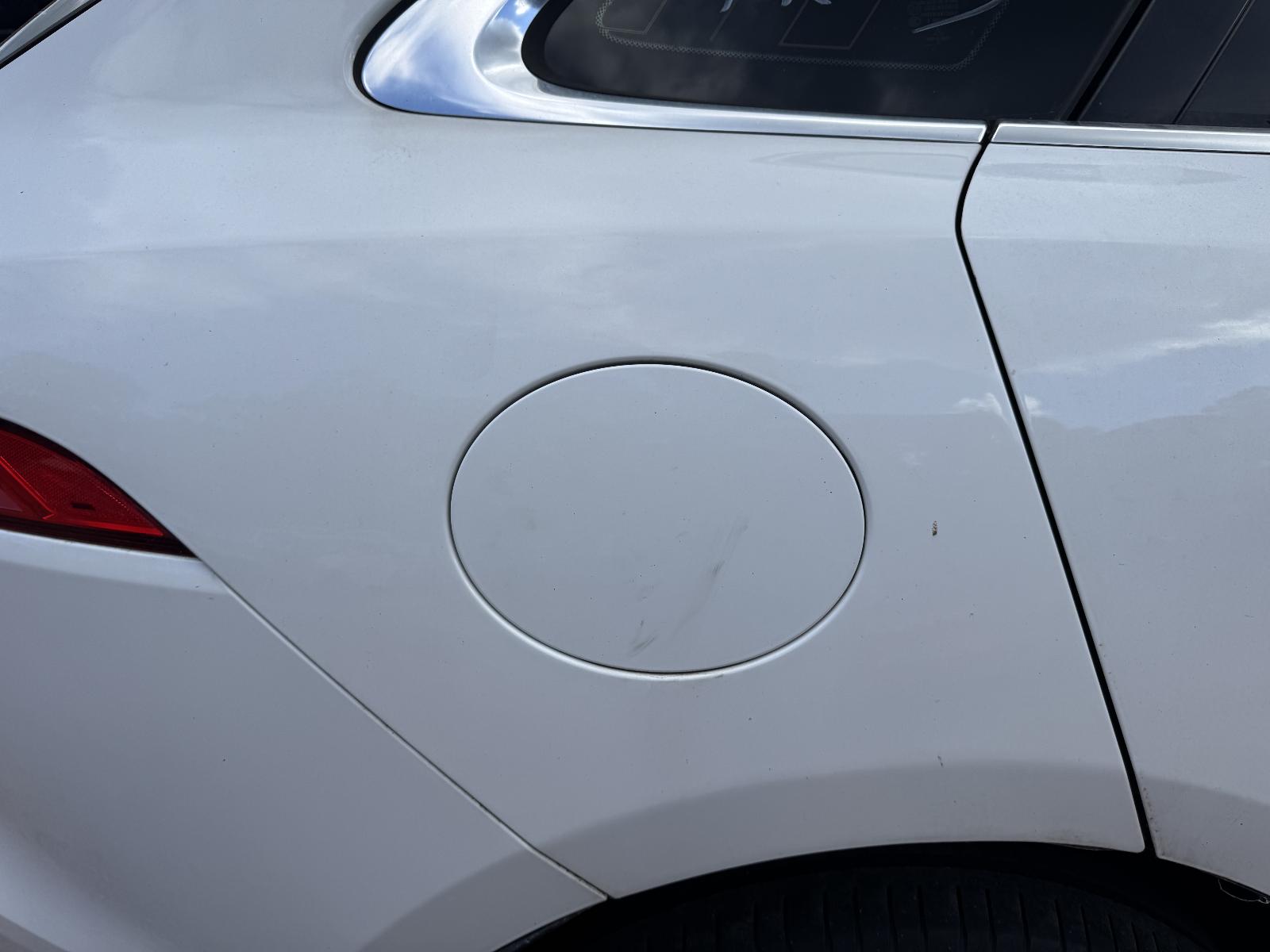 View JAGUAR F PACE 2016 5 Door Station Wagon Breaking