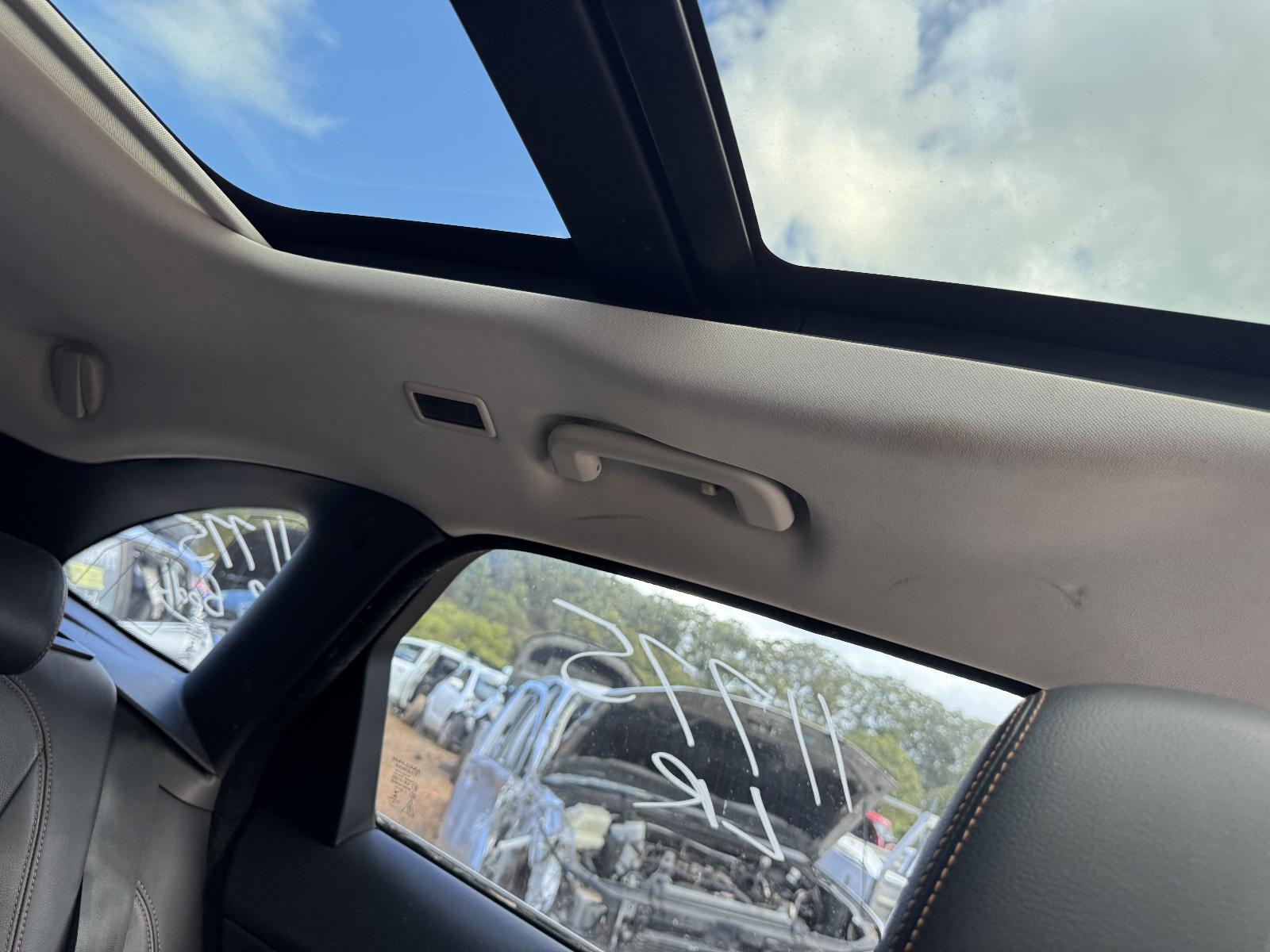 View JAGUAR F PACE 2016 5 Door Station Wagon Breaking