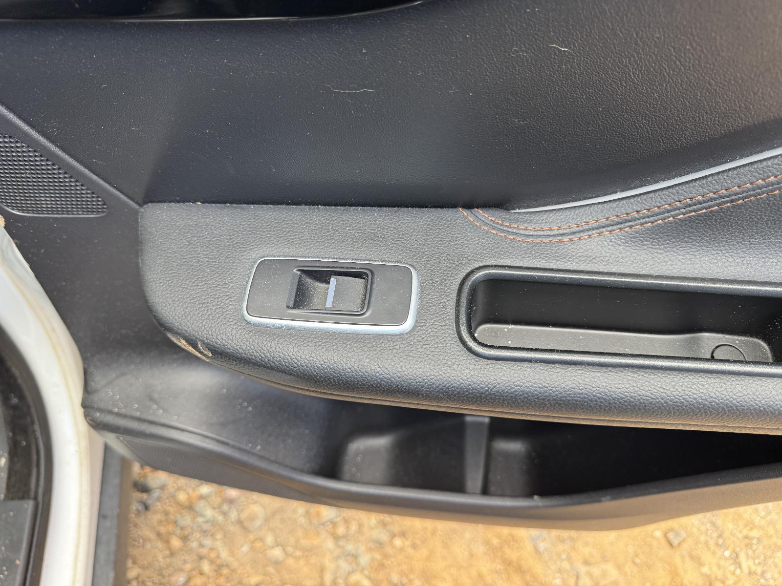 View JAGUAR F PACE 2016 5 Door Station Wagon Breaking