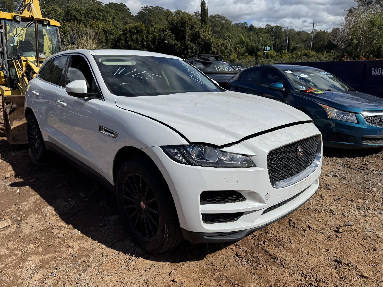 View JAGUAR F PACE 2016 5 Door Station Wagon Breaking