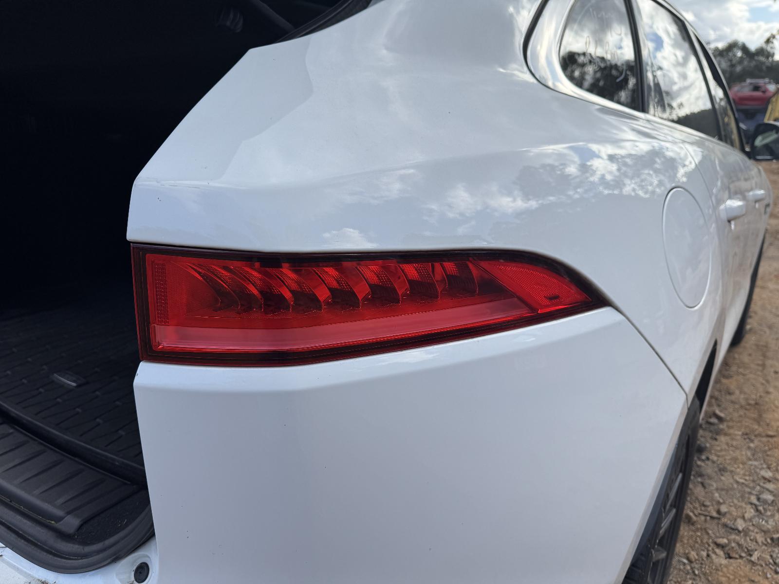 View JAGUAR F PACE 2016 5 Door Station Wagon Breaking