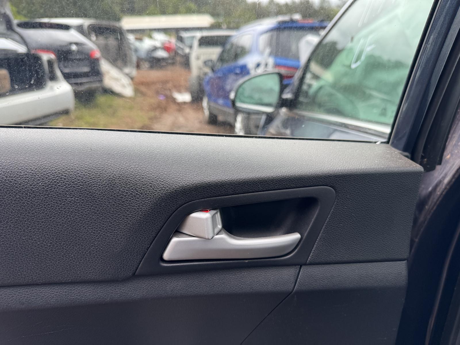 View KIA SPORTAGE 2017 5 Door Station Wagon Breaking