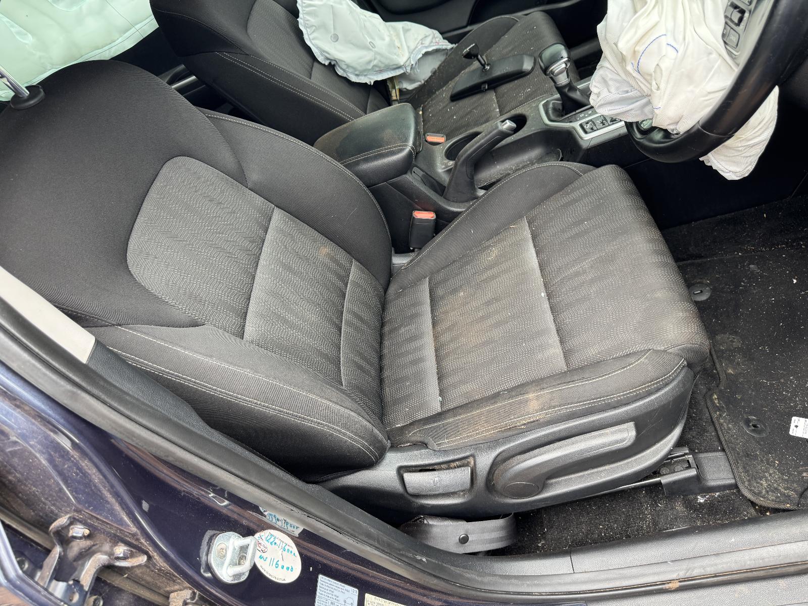 View KIA SPORTAGE 2017 5 Door Station Wagon Breaking