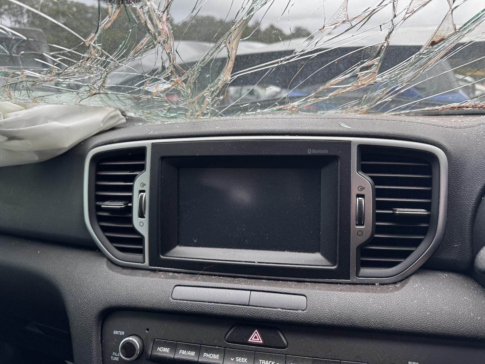 View KIA SPORTAGE 2017 5 Door Station Wagon Breaking