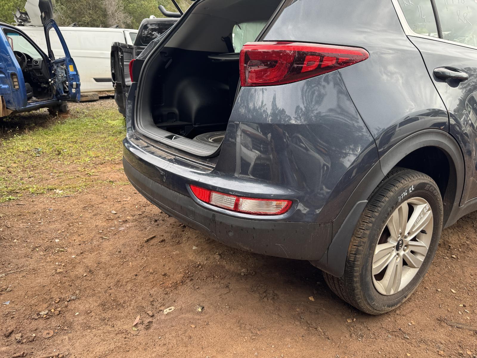 View KIA SPORTAGE 2017 5 Door Station Wagon Breaking