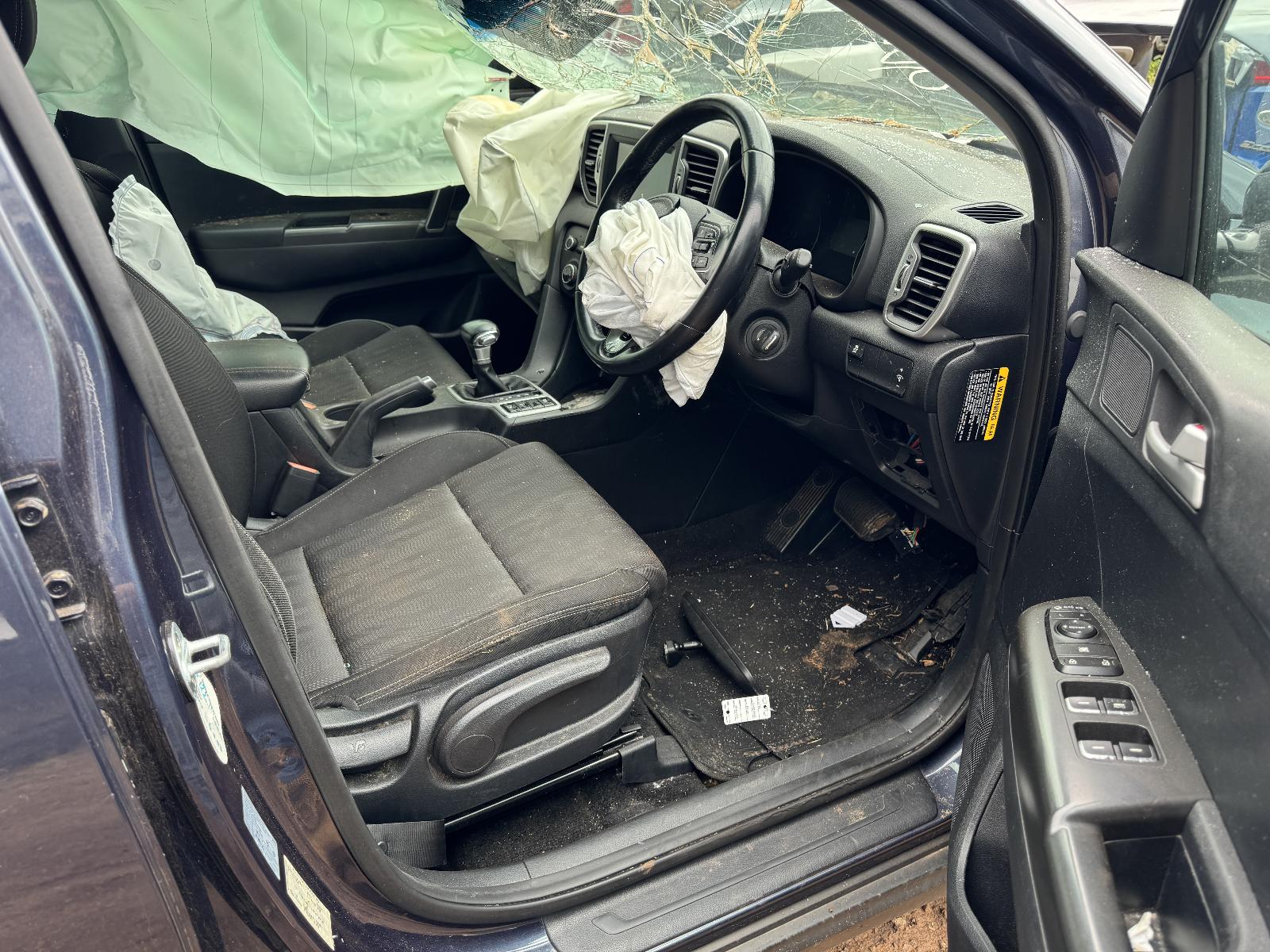 View KIA SPORTAGE 2017 5 Door Station Wagon Breaking