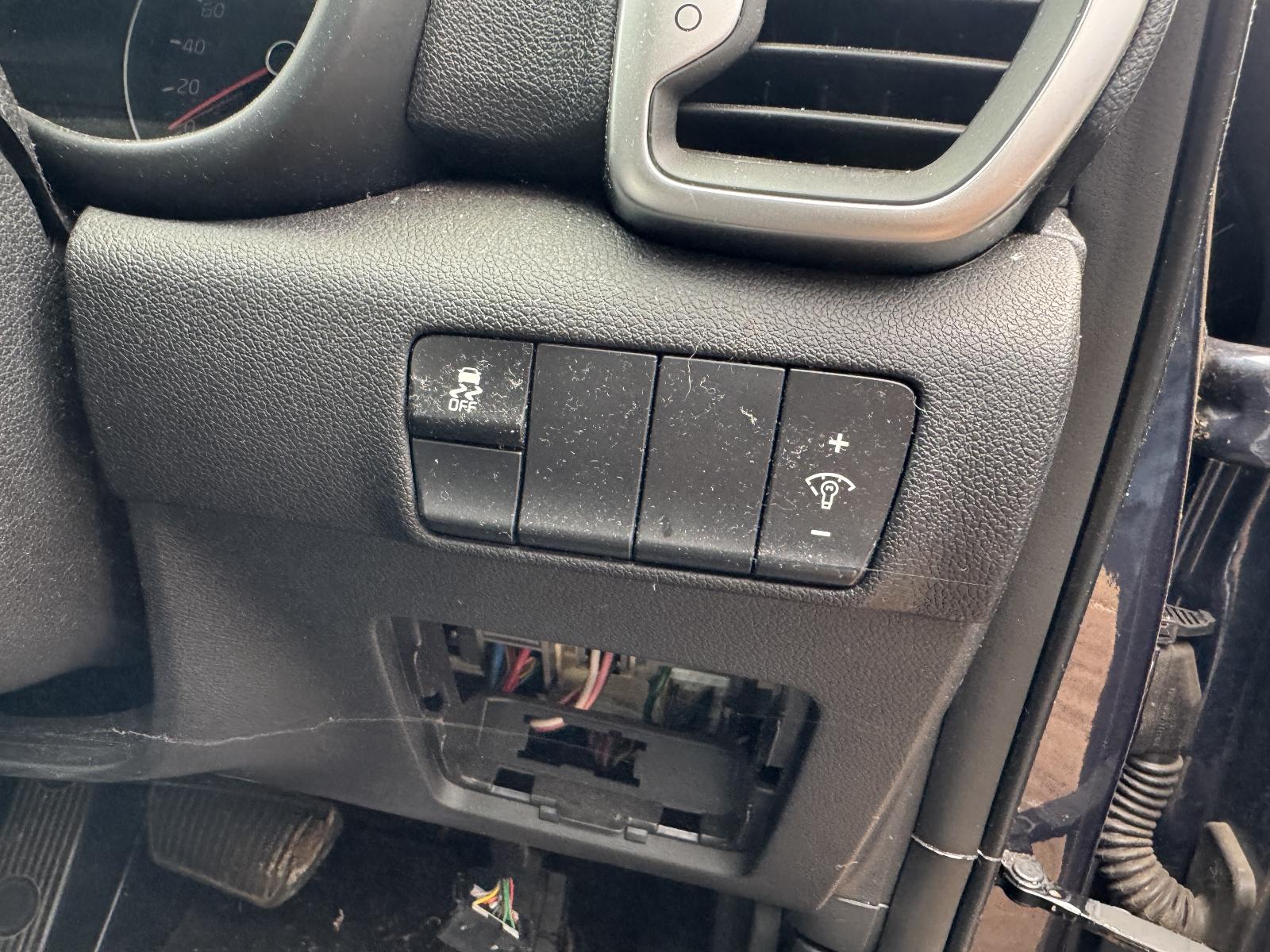 View KIA SPORTAGE 2017 5 Door Station Wagon Breaking