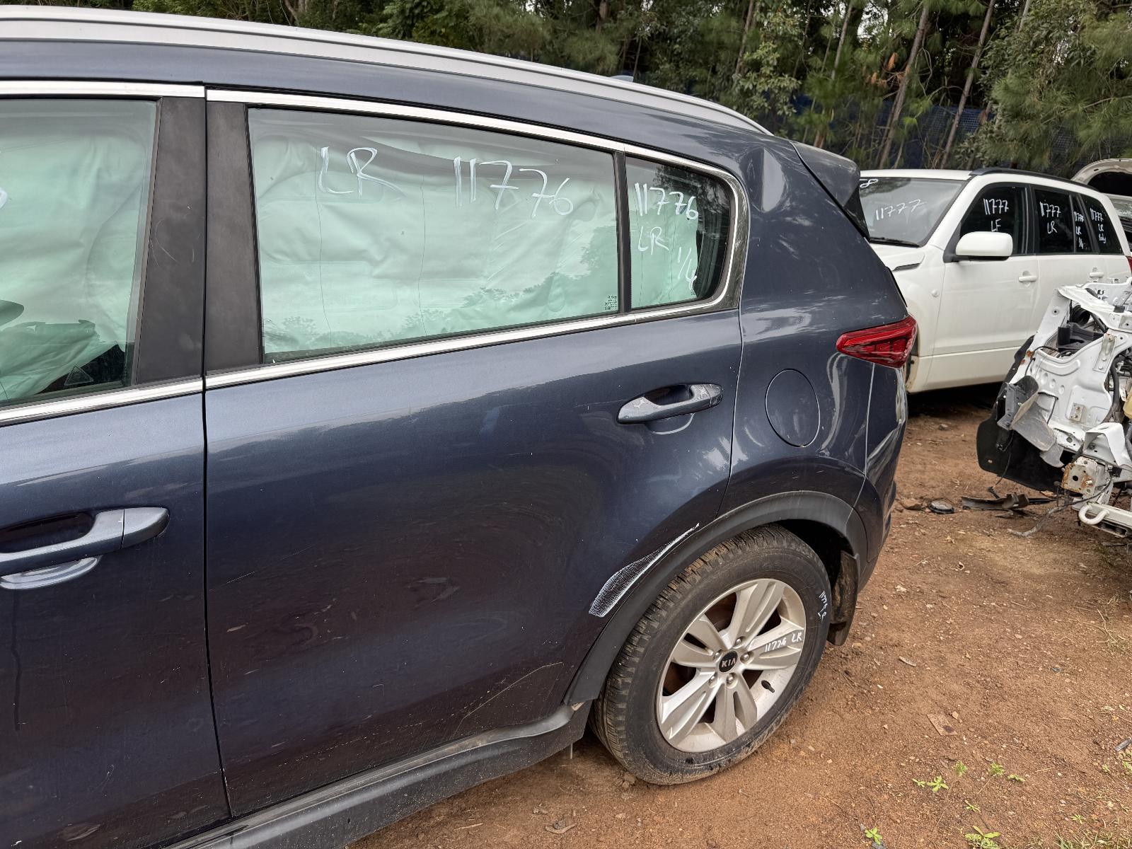 View KIA SPORTAGE 2017 5 Door Station Wagon Breaking