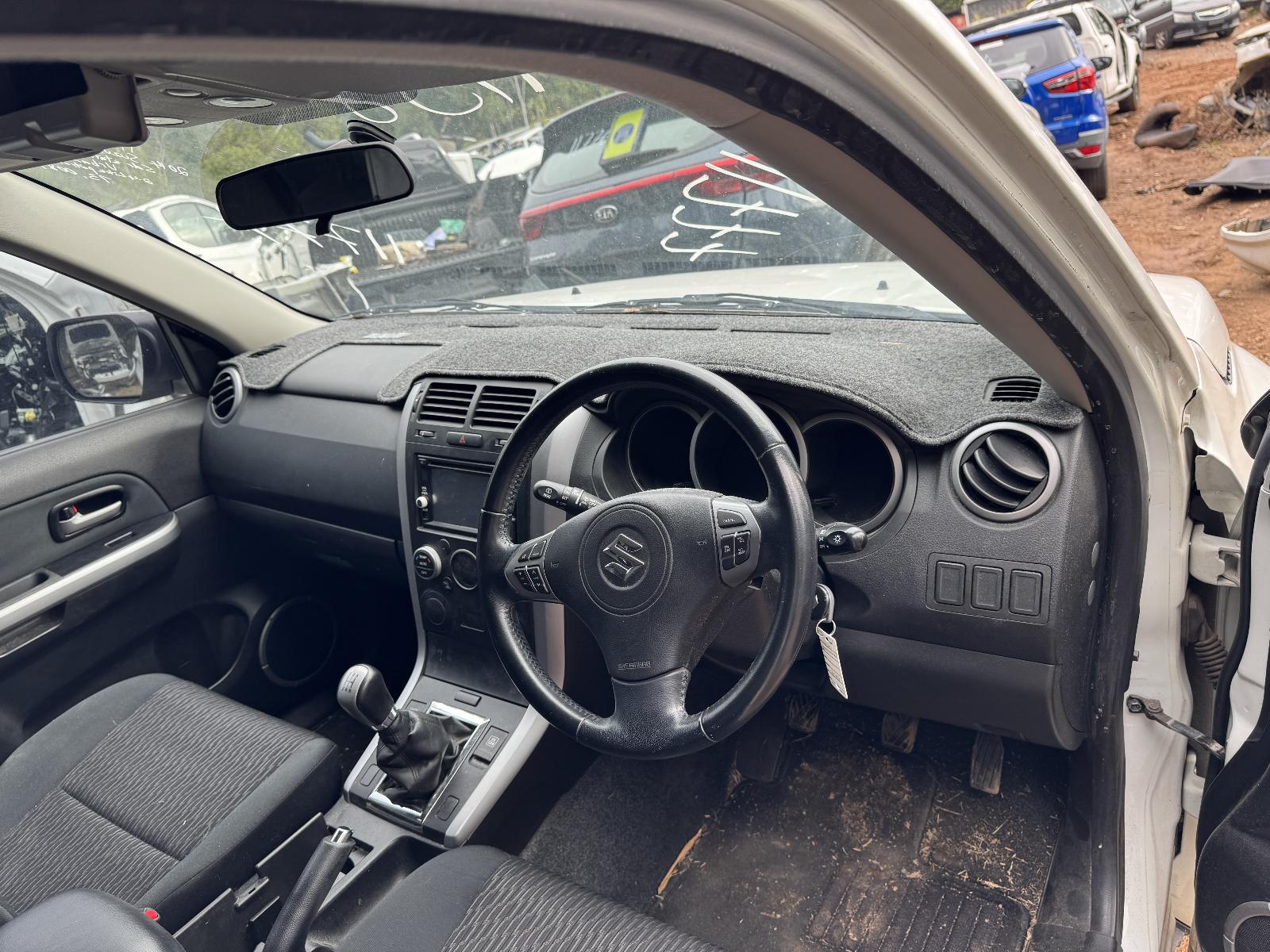 View SUZUKI VITARA 2014 4 Door Station Wagon Breaking