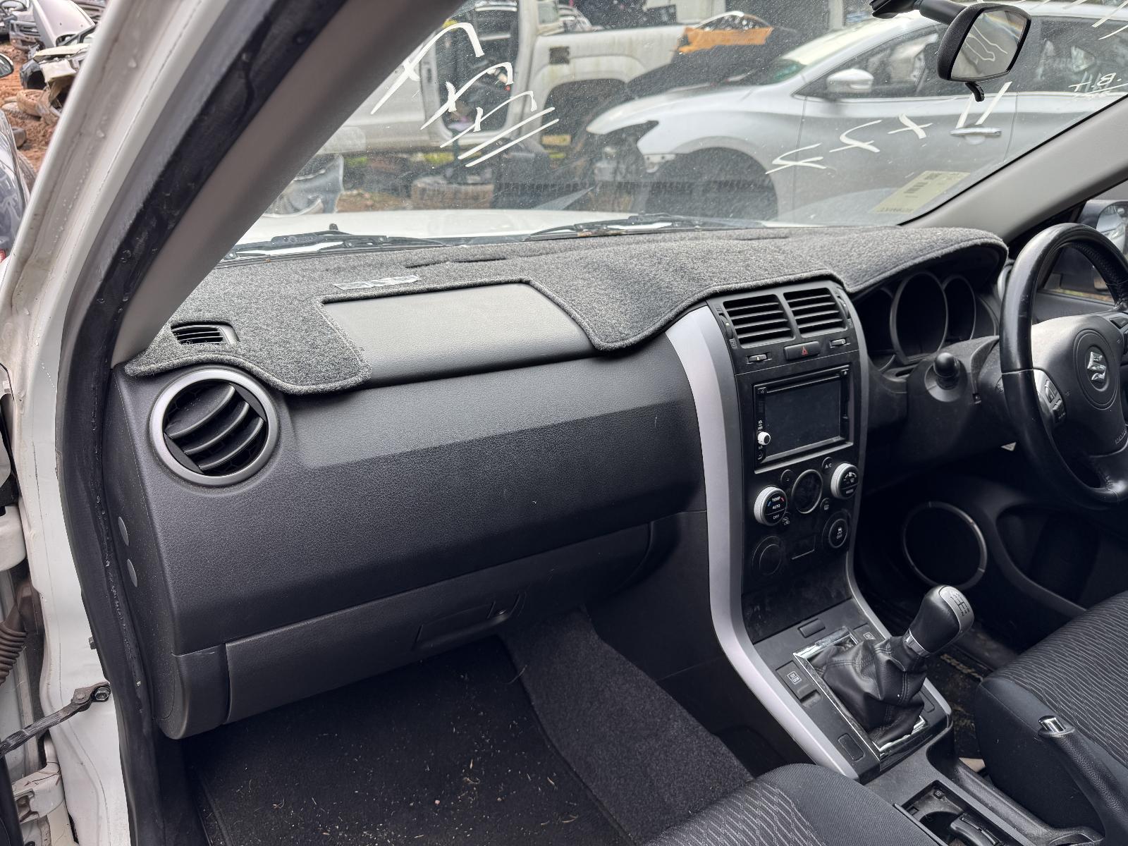 View SUZUKI VITARA 2014 4 Door Station Wagon Breaking