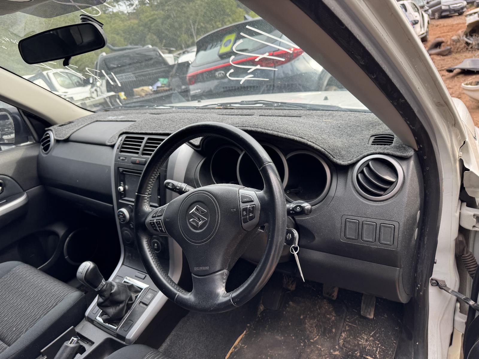 View SUZUKI VITARA 2014 4 Door Station Wagon Breaking