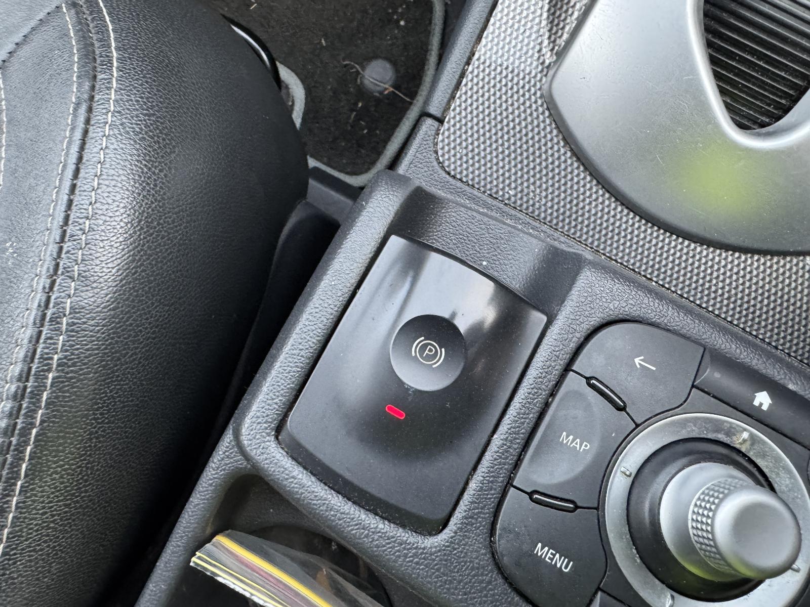 View RENAULT KALEOS 2014 4 Door Station Wagon Breaking