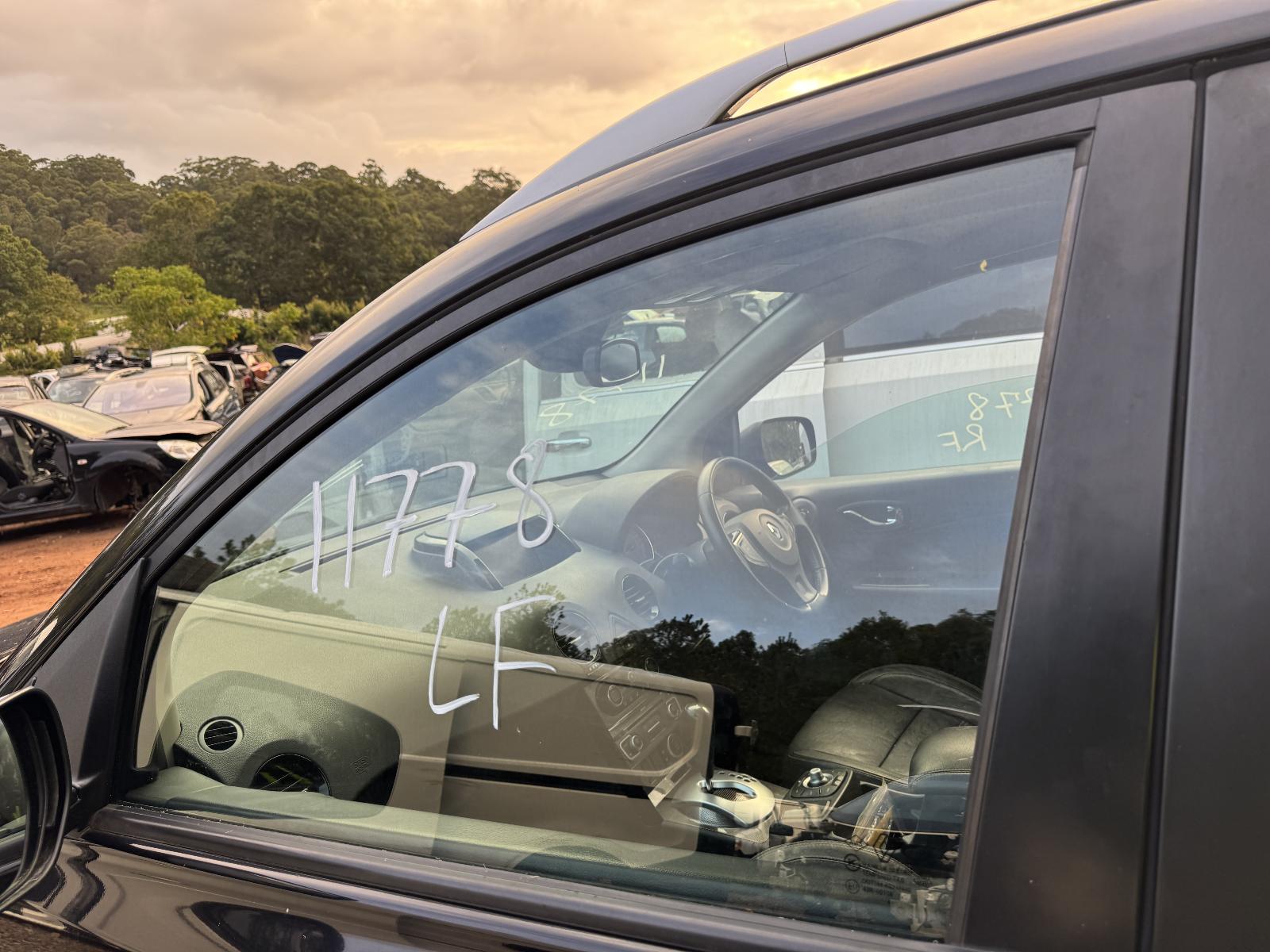 View RENAULT KALEOS 2014 4 Door Station Wagon Breaking