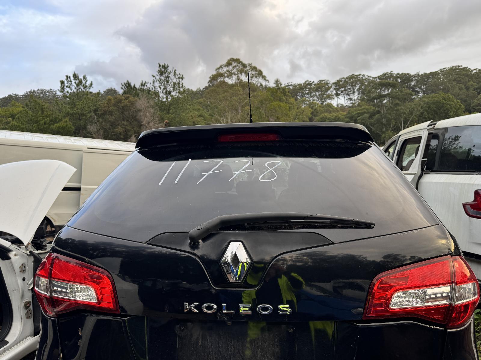 View RENAULT KALEOS 2014 4 Door Station Wagon Breaking