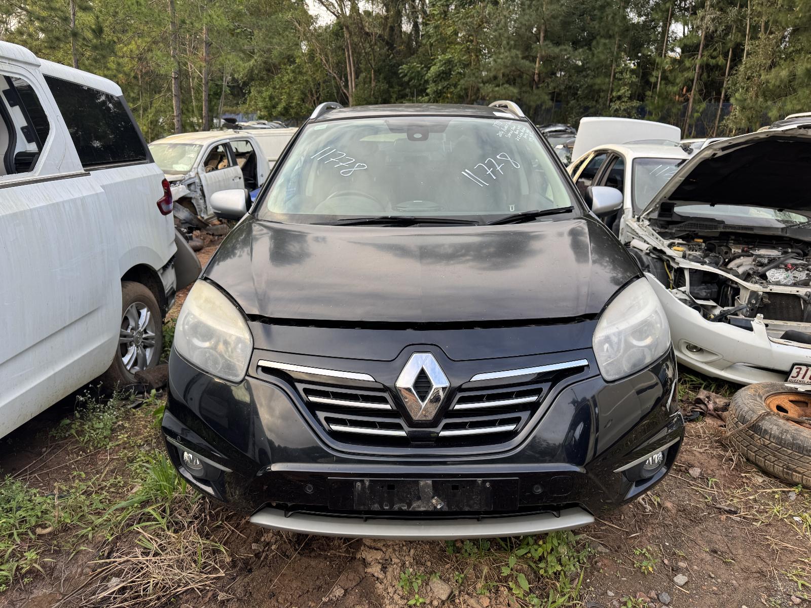 View RENAULT KALEOS 2014 4 Door Station Wagon Breaking