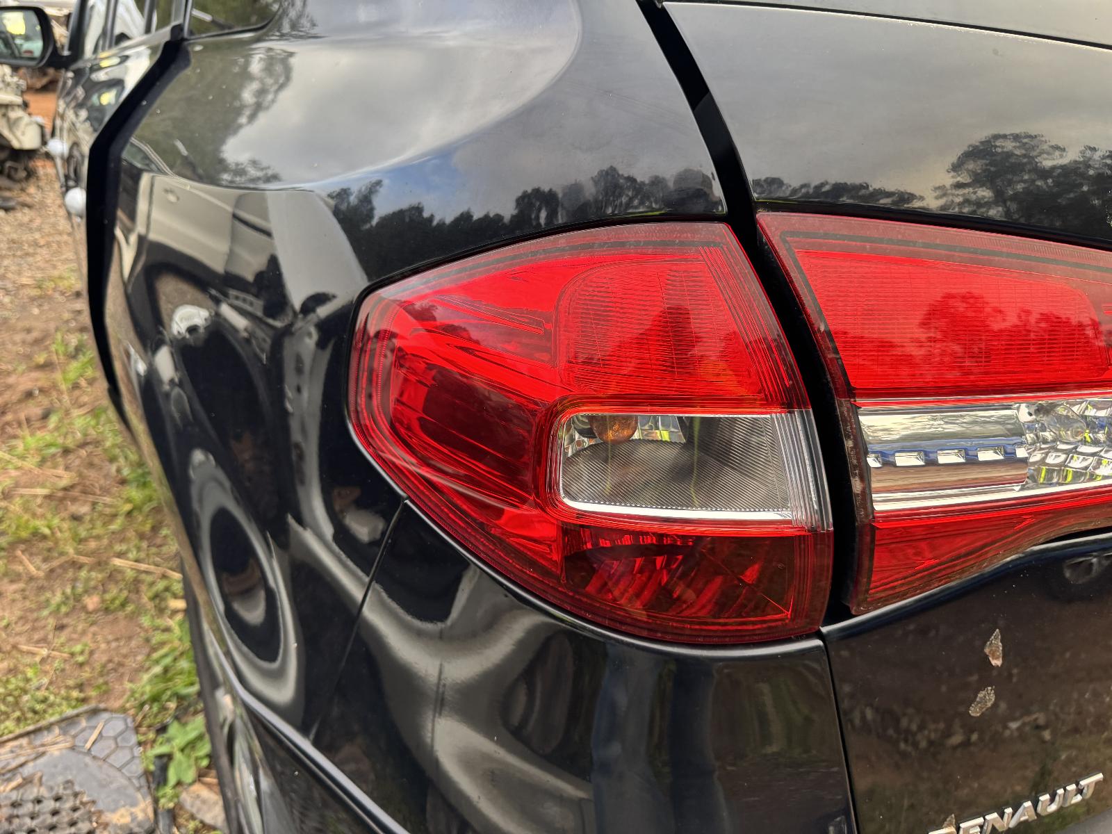 View RENAULT KALEOS 2014 4 Door Station Wagon Breaking