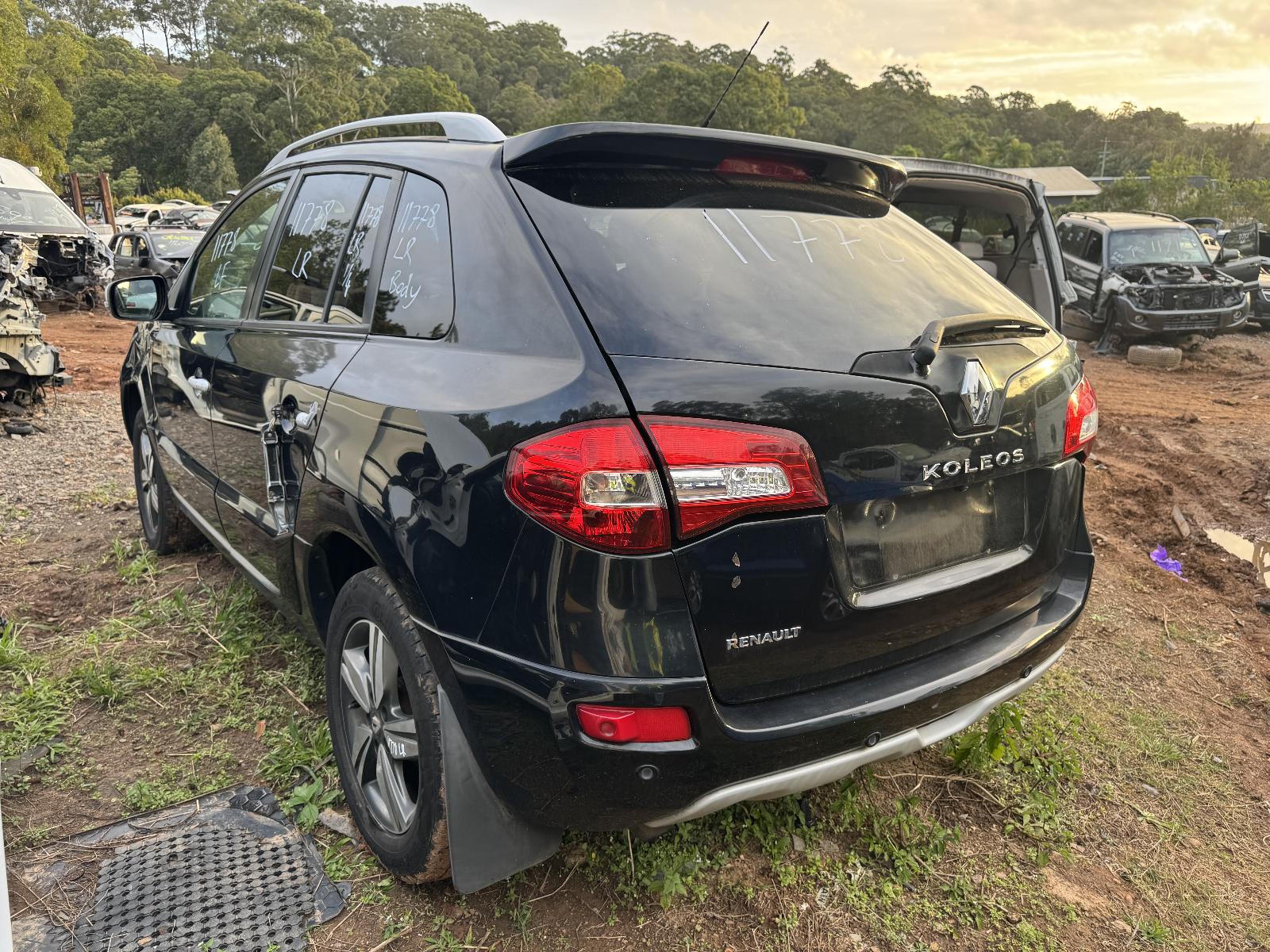 View RENAULT KALEOS 2014 4 Door Station Wagon Breaking