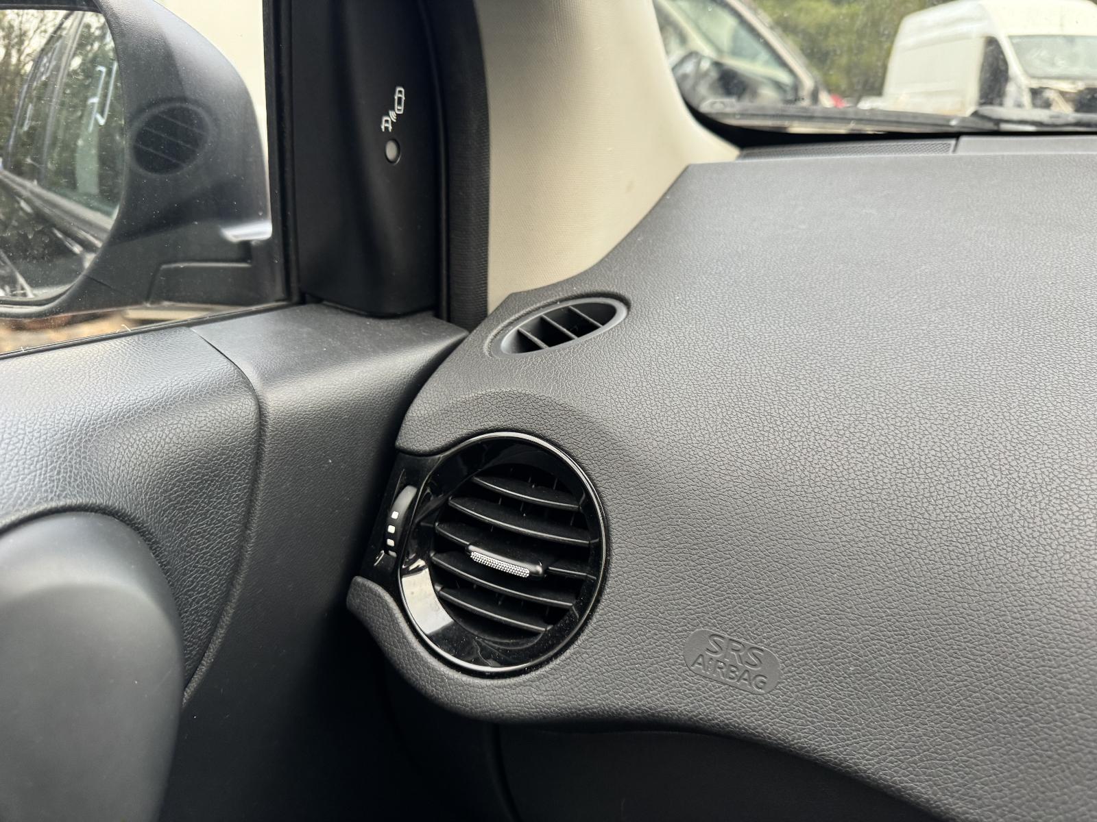 View RENAULT KALEOS 2014 4 Door Station Wagon Breaking