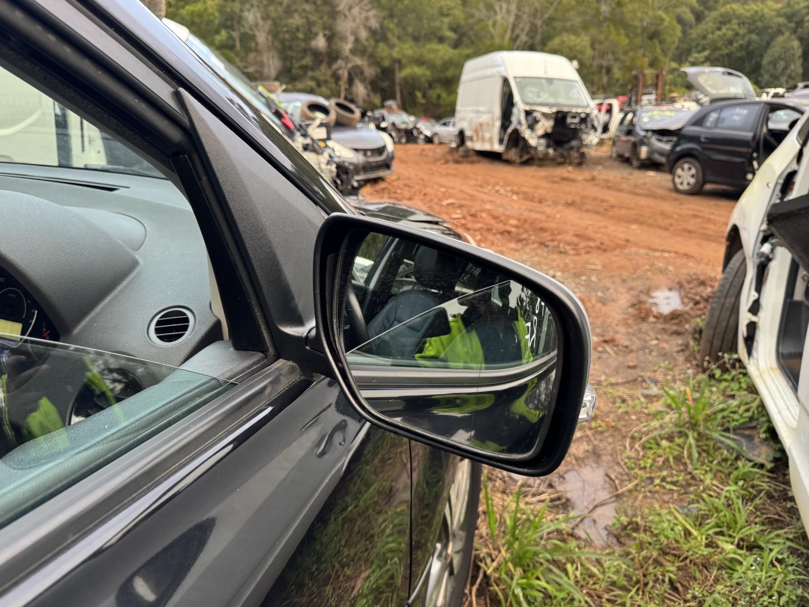 View RENAULT KALEOS 2014 4 Door Station Wagon Breaking