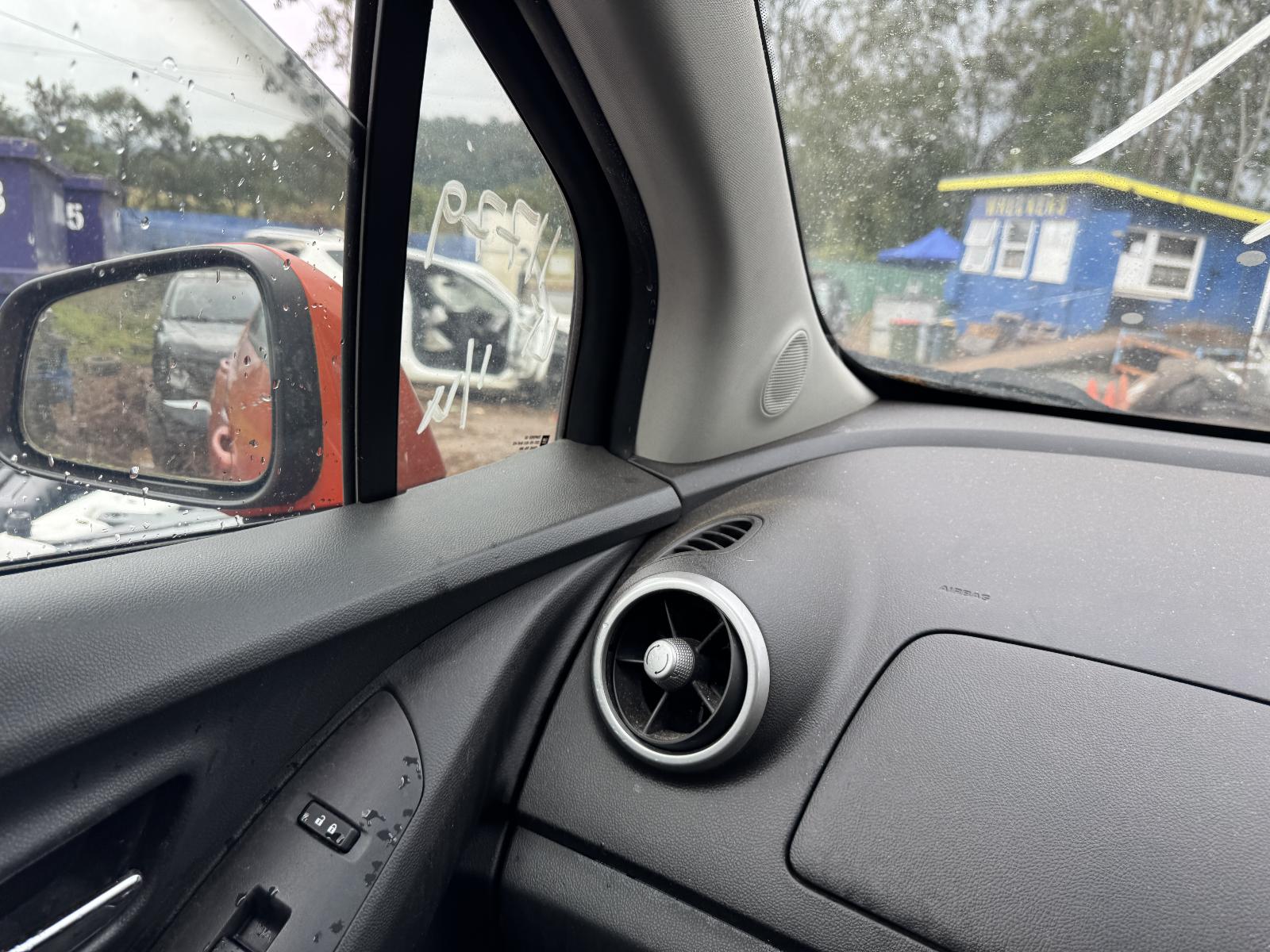 View HOLDEN TRAX 2014 4 Door Station Wagon Breaking