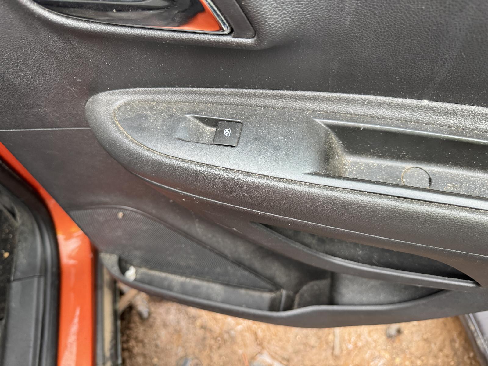 View HOLDEN TRAX 2014 4 Door Station Wagon Breaking