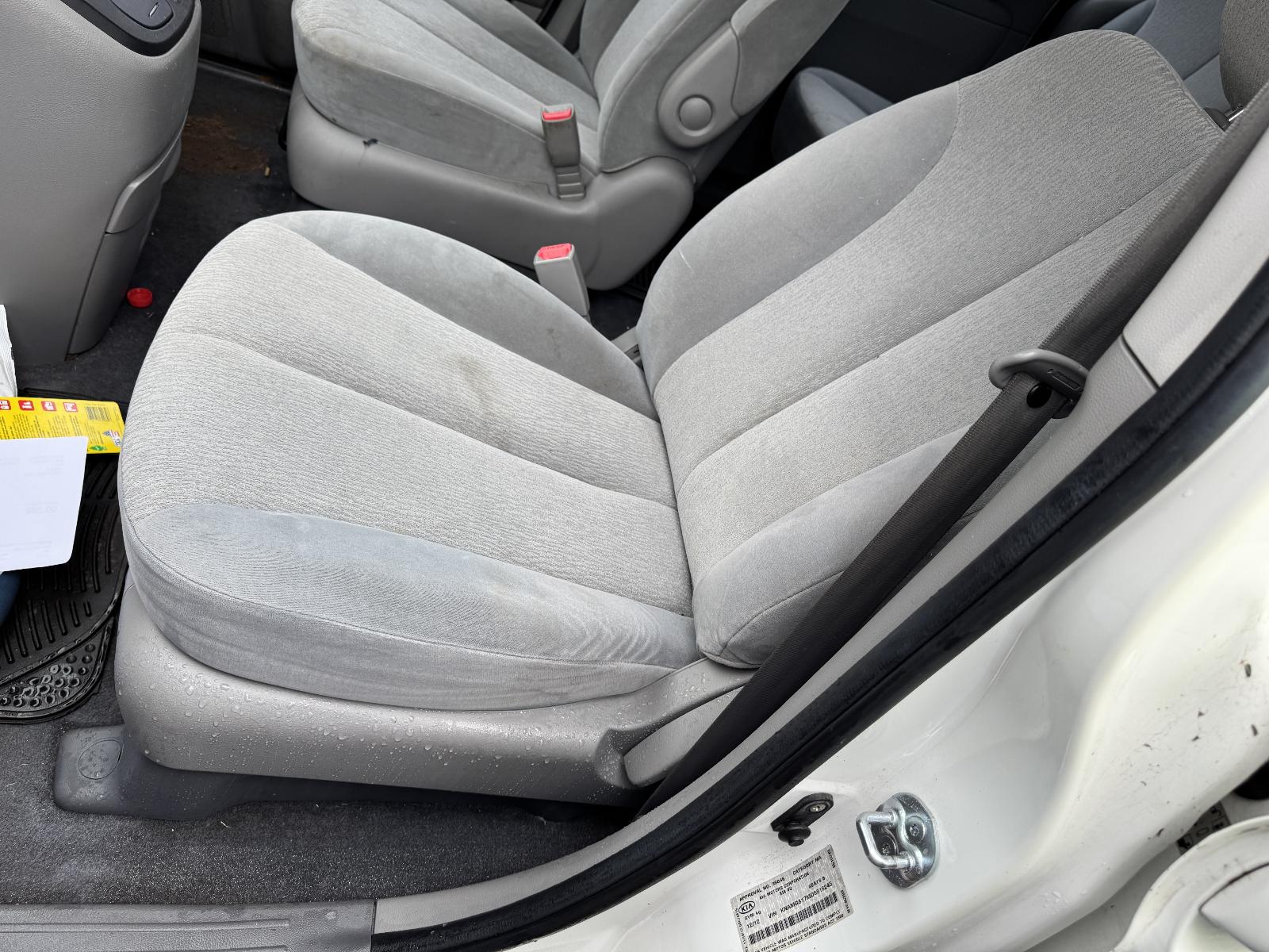 View KIA CARNIVAL/GRAND CARNIVAL 2012 4 Door Station Wagon Breaking