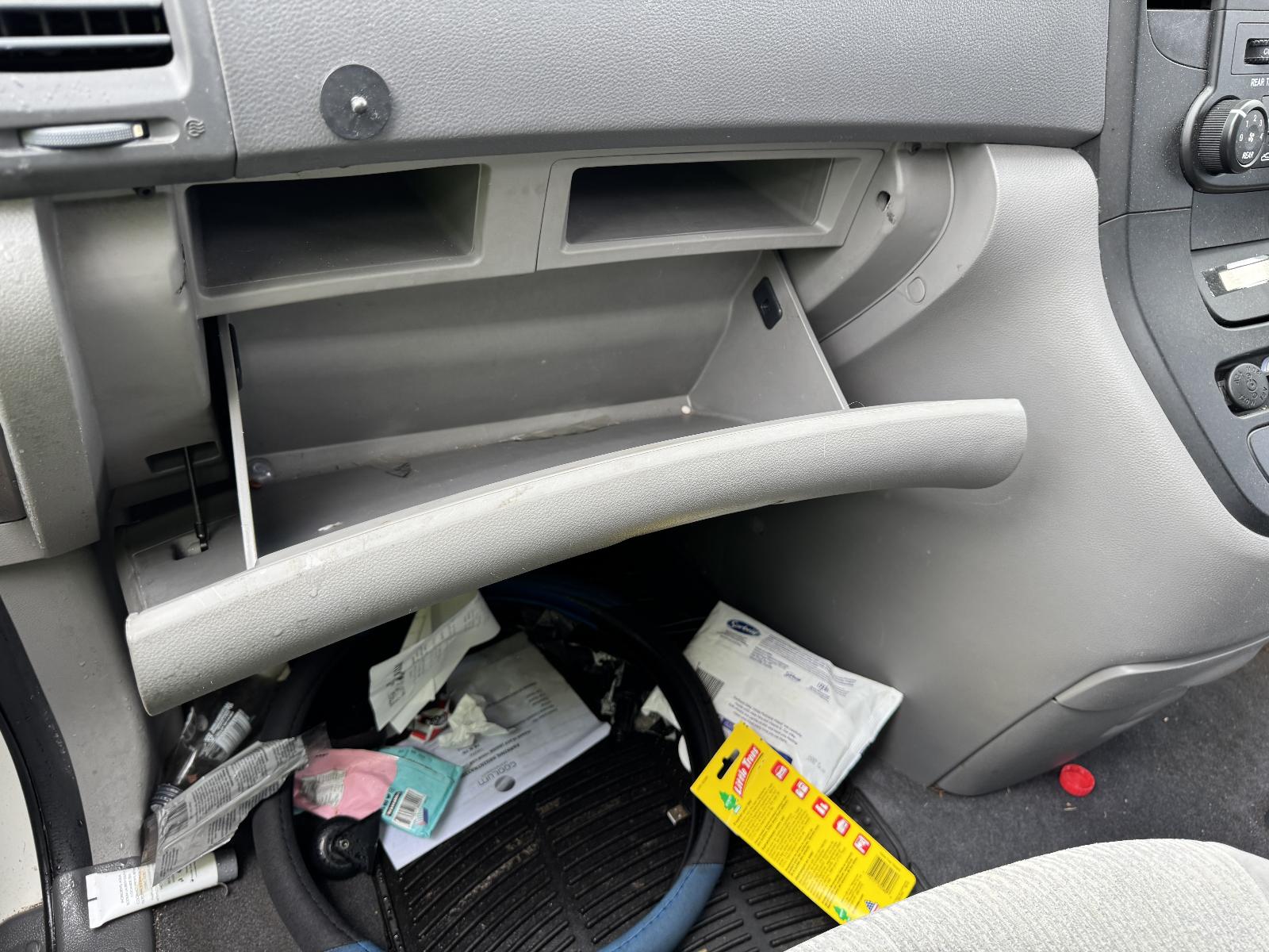 View KIA CARNIVAL/GRAND CARNIVAL 2012 4 Door Station Wagon Breaking