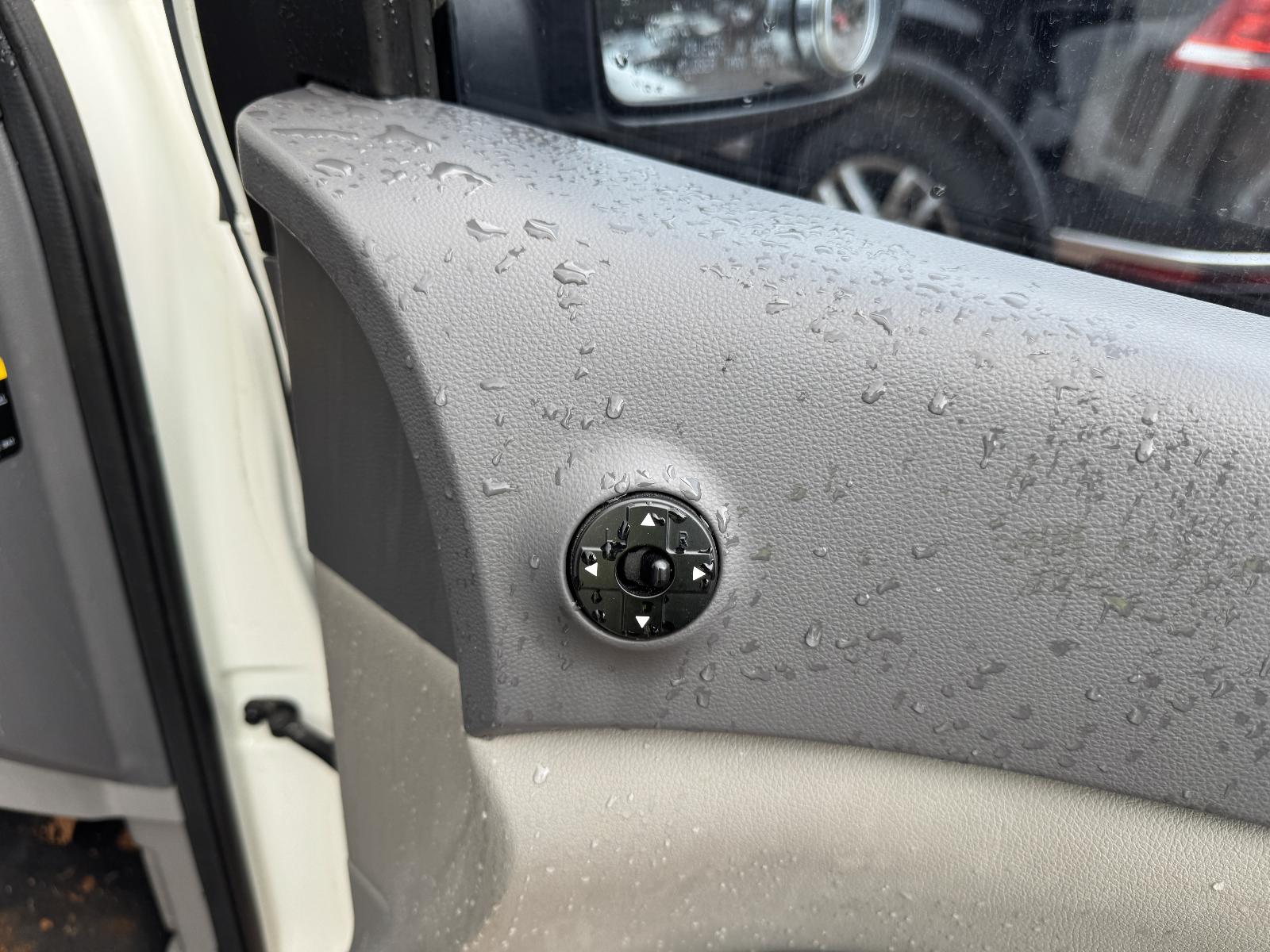 View KIA CARNIVAL/GRAND CARNIVAL 2012 4 Door Station Wagon Breaking