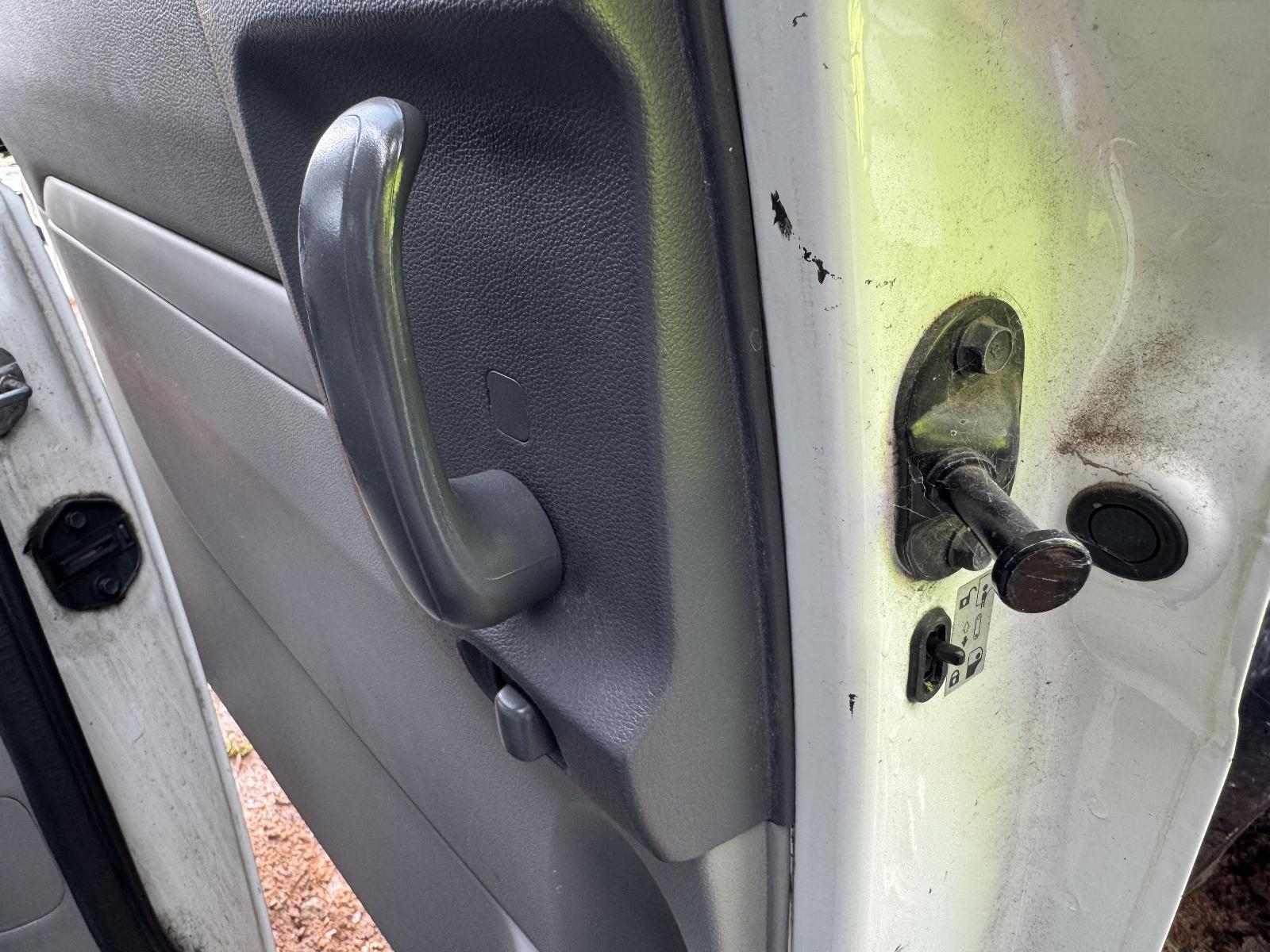 View KIA CARNIVAL/GRAND CARNIVAL 2012 4 Door Station Wagon Breaking
