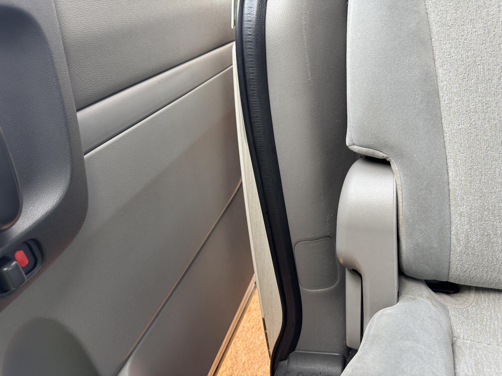 View KIA CARNIVAL/GRAND CARNIVAL 2012 4 Door Station Wagon Breaking