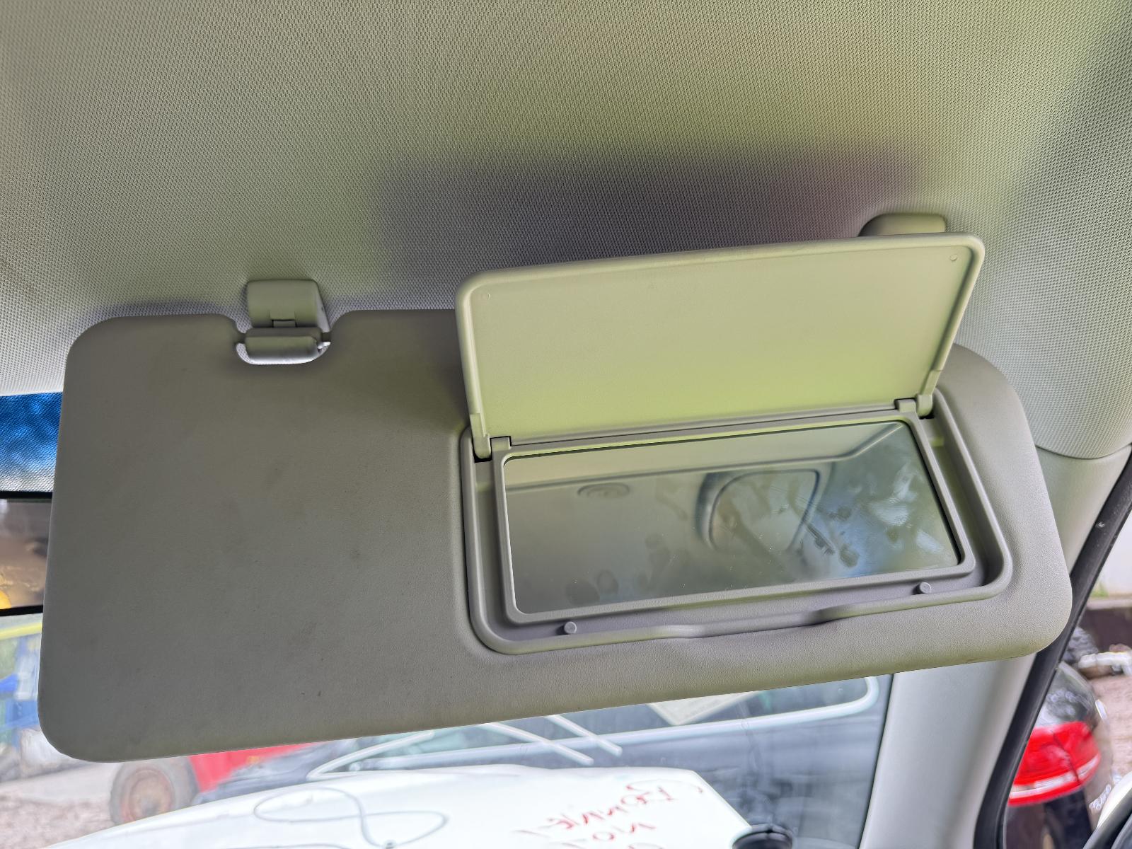 View KIA CARNIVAL/GRAND CARNIVAL 2012 4 Door Station Wagon Breaking