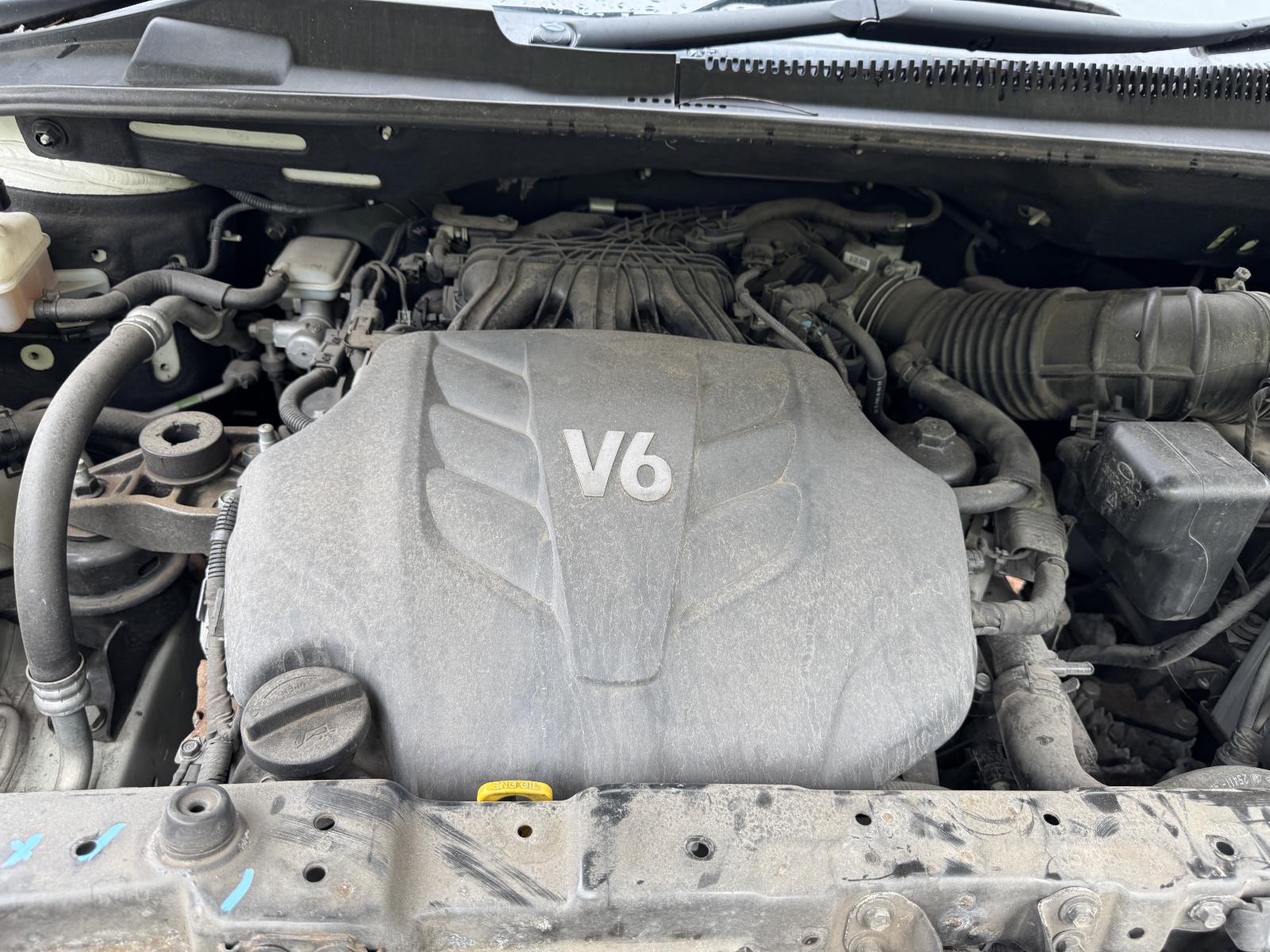 View KIA CARNIVAL/GRAND CARNIVAL 2012 4 Door Station Wagon Breaking