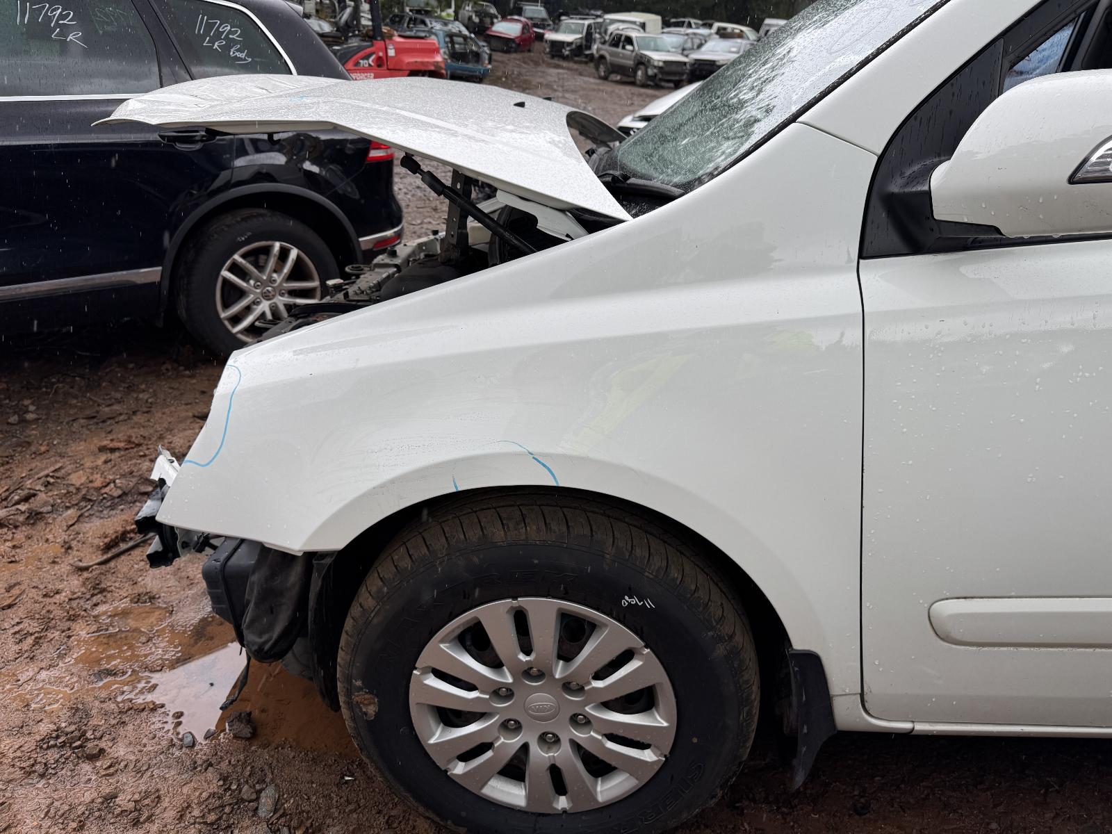 View KIA CARNIVAL/GRAND CARNIVAL 2012 4 Door Station Wagon Breaking
