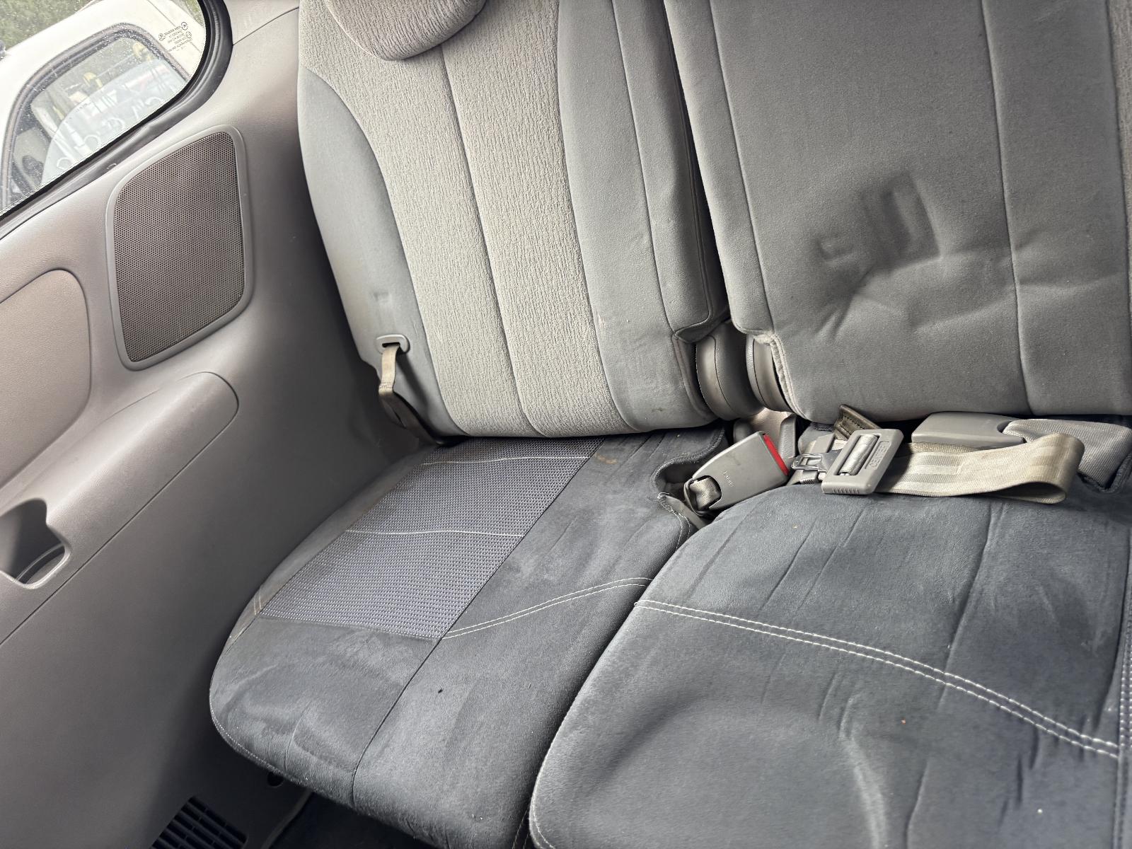 View KIA CARNIVAL/GRAND CARNIVAL 2012 4 Door Station Wagon Breaking