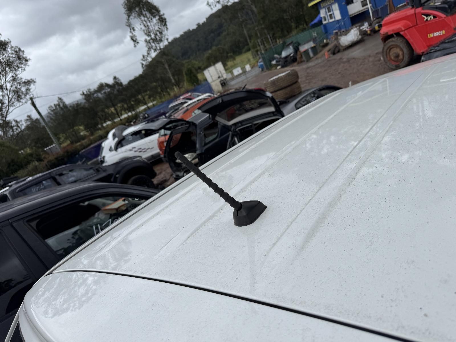View KIA CARNIVAL/GRAND CARNIVAL 2012 4 Door Station Wagon Breaking