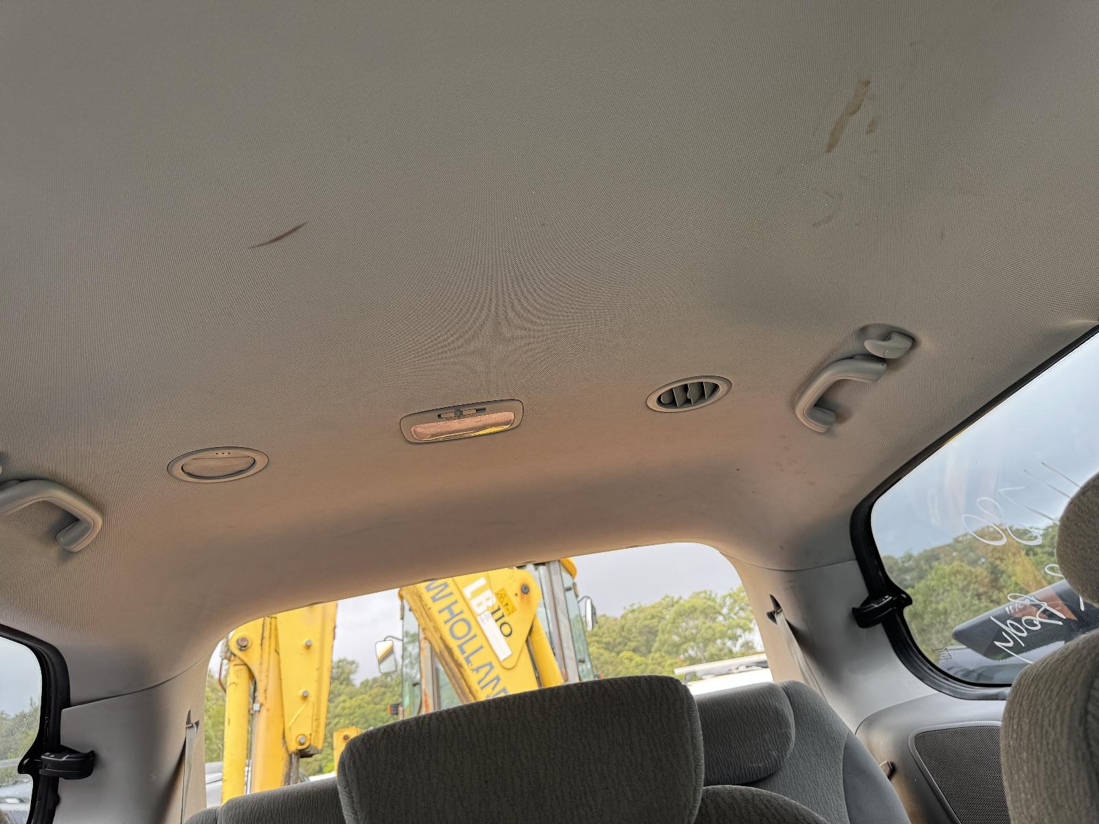 View KIA CARNIVAL/GRAND CARNIVAL 2012 4 Door Station Wagon Breaking