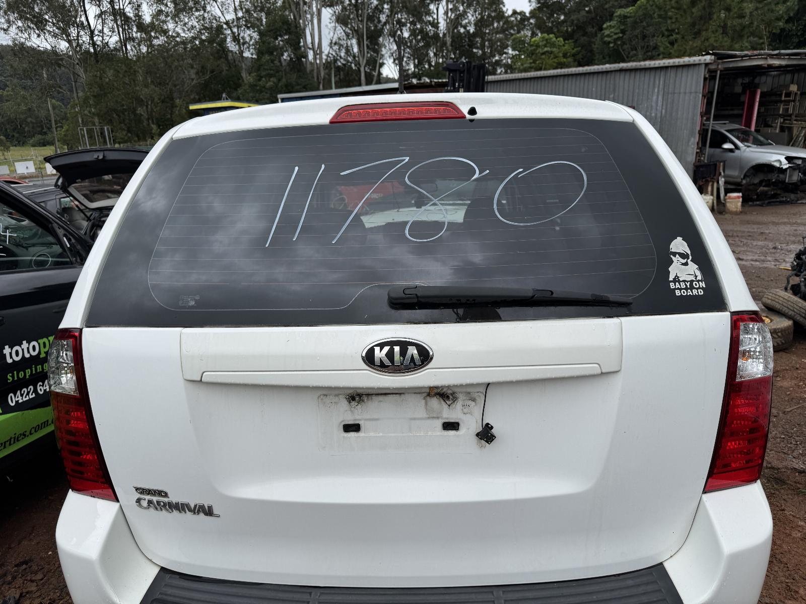 View KIA CARNIVAL/GRAND CARNIVAL 2012 4 Door Station Wagon Breaking
