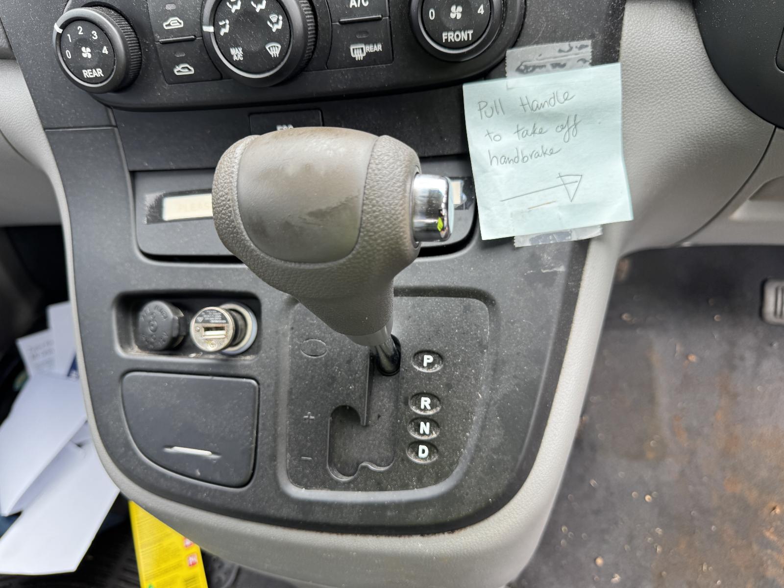View KIA CARNIVAL/GRAND CARNIVAL 2012 4 Door Station Wagon Breaking